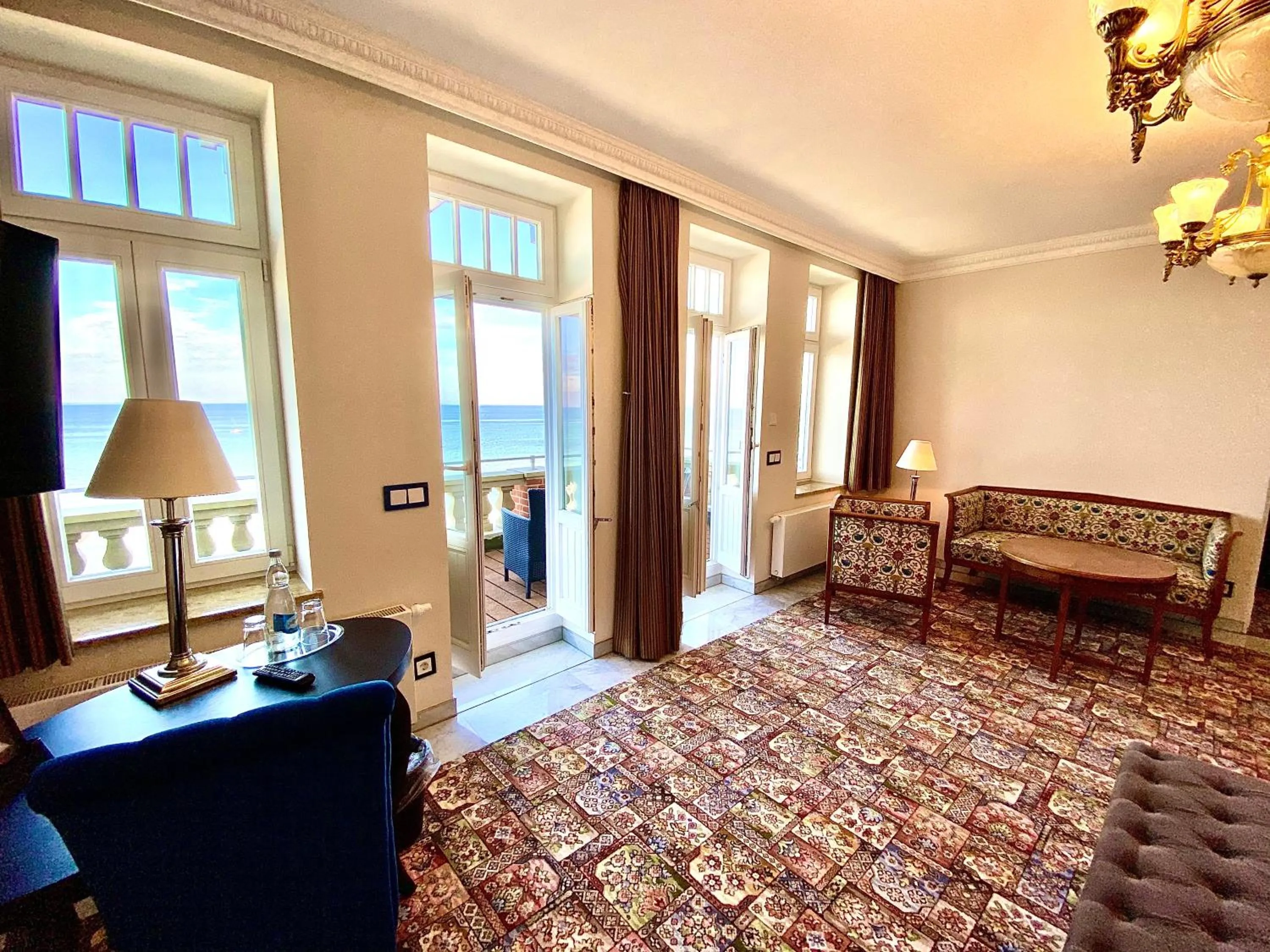 Living room in meergut HOTELS