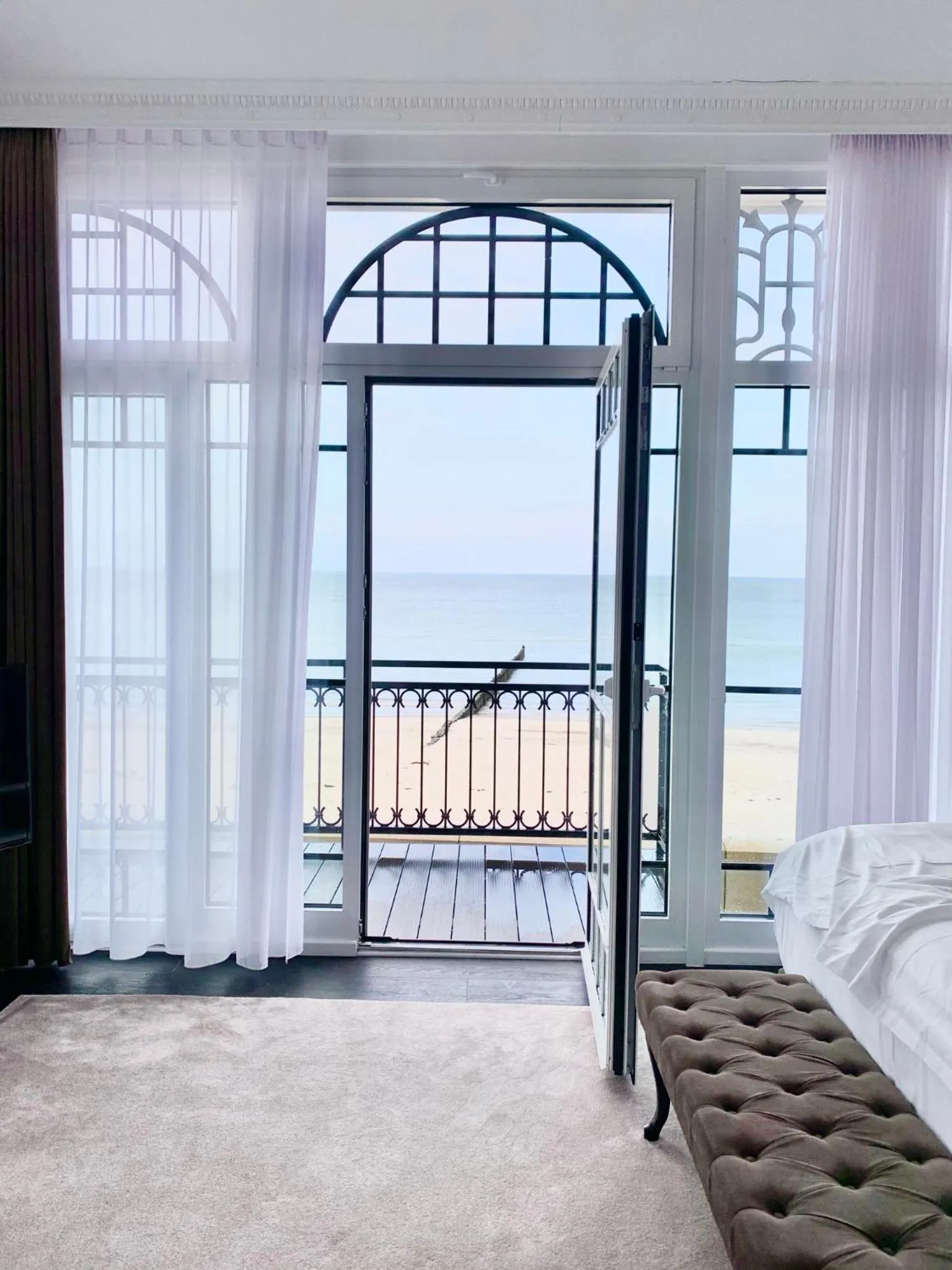 Balcony/Terrace, Bed in meergut HOTELS