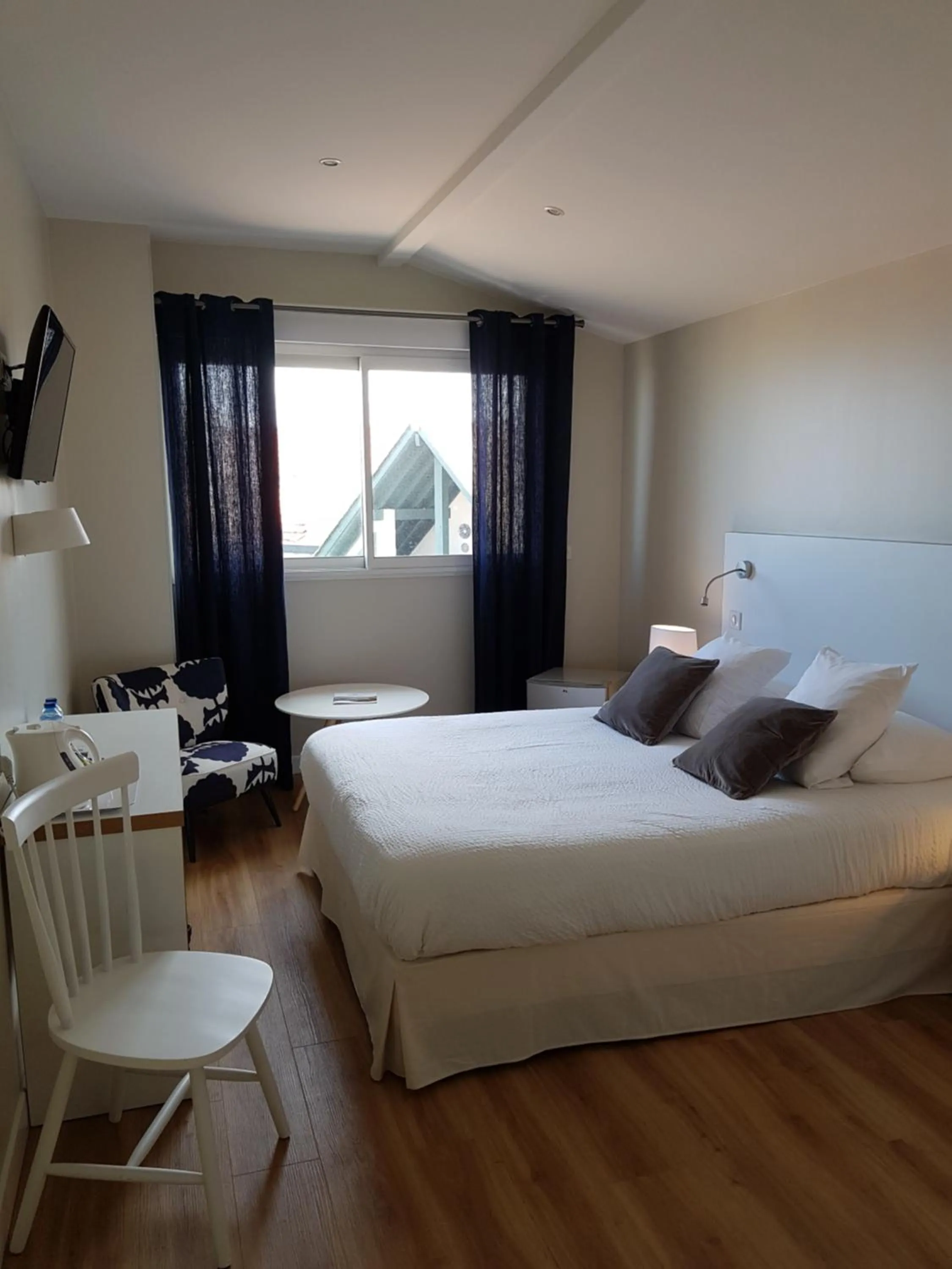 City view, Bed in Hôtel Au Bon Coin