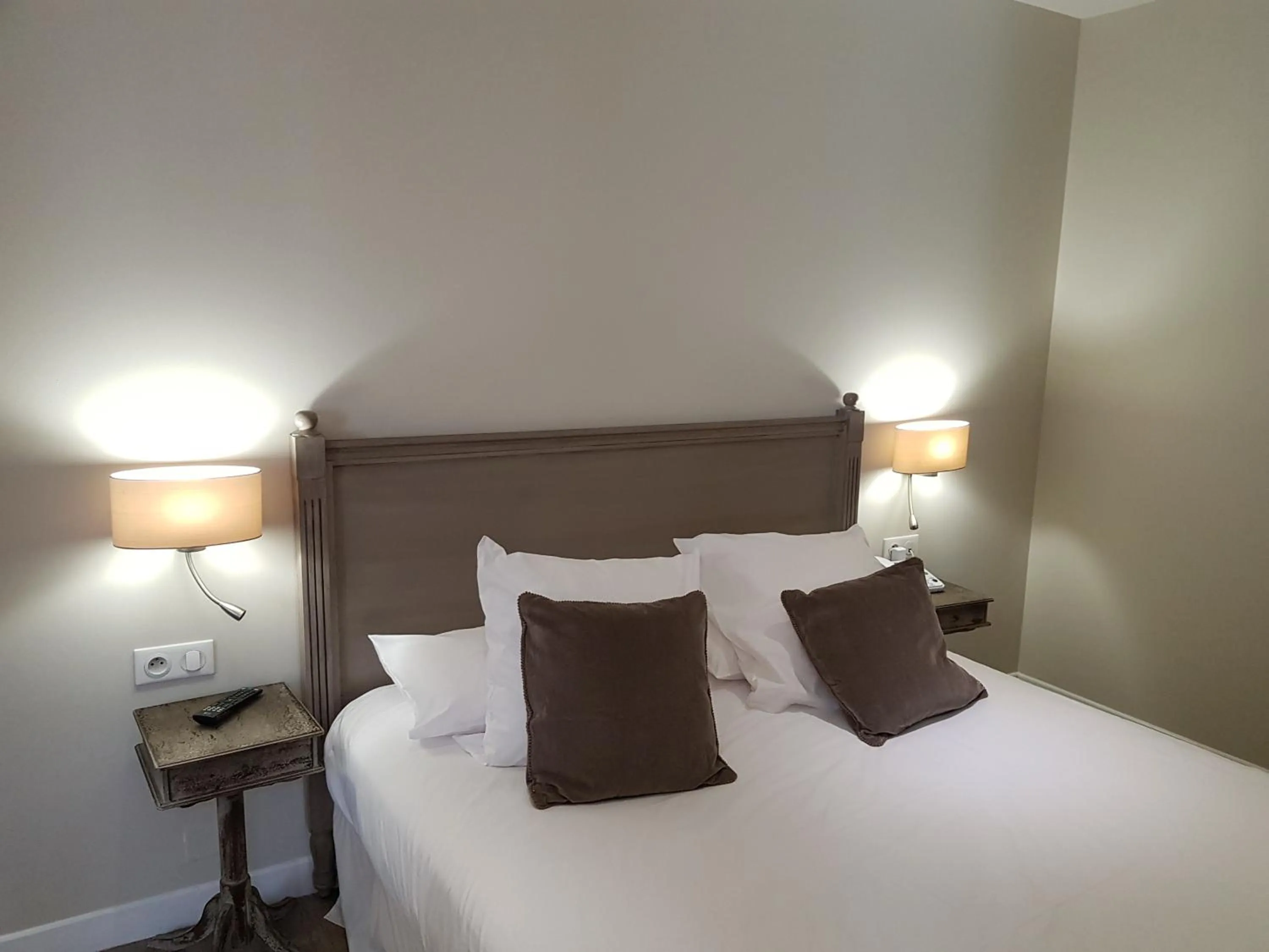 City view, Bed in Hôtel Au Bon Coin