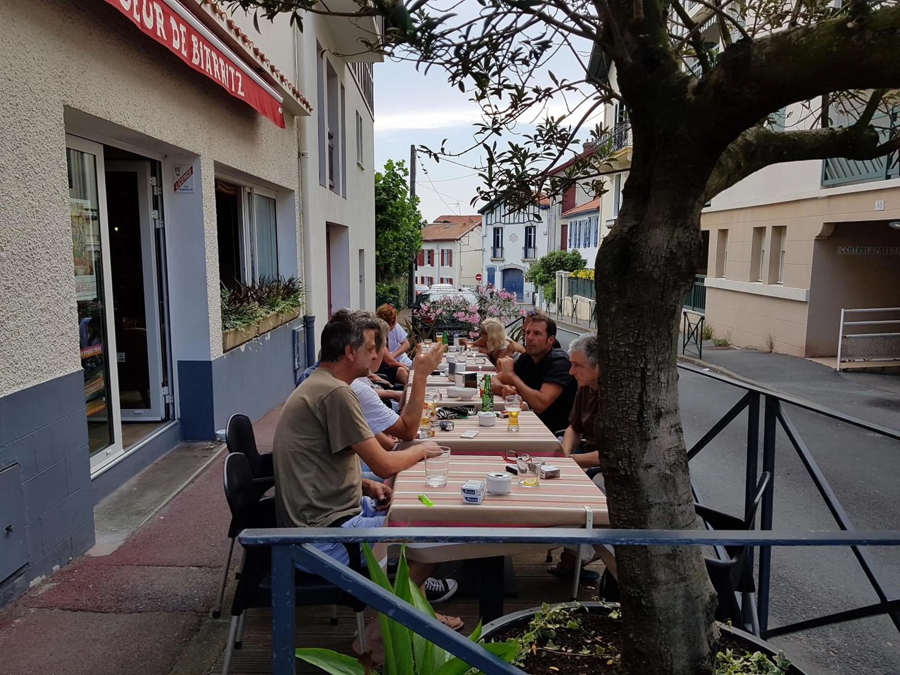 Patio in Hôtel Au Bon Coin