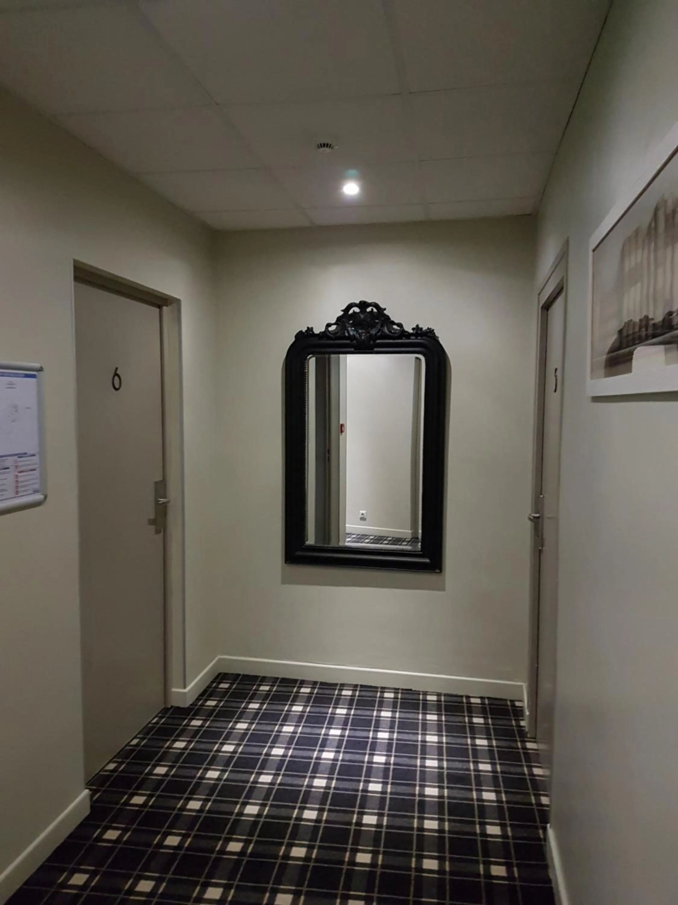 Decorative detail in Hôtel Au Bon Coin