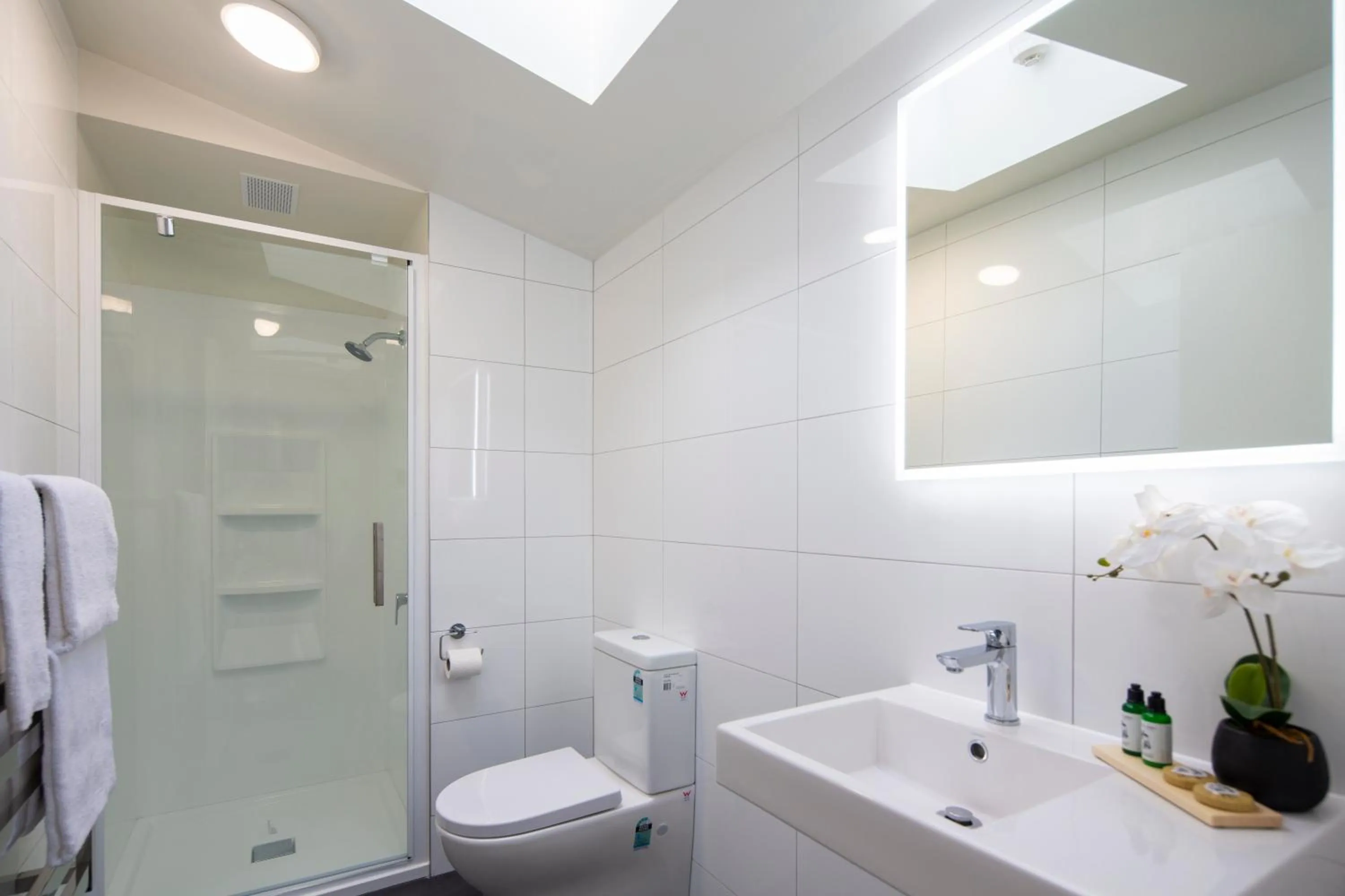 Shower in Koura Apartments Central Queenstown