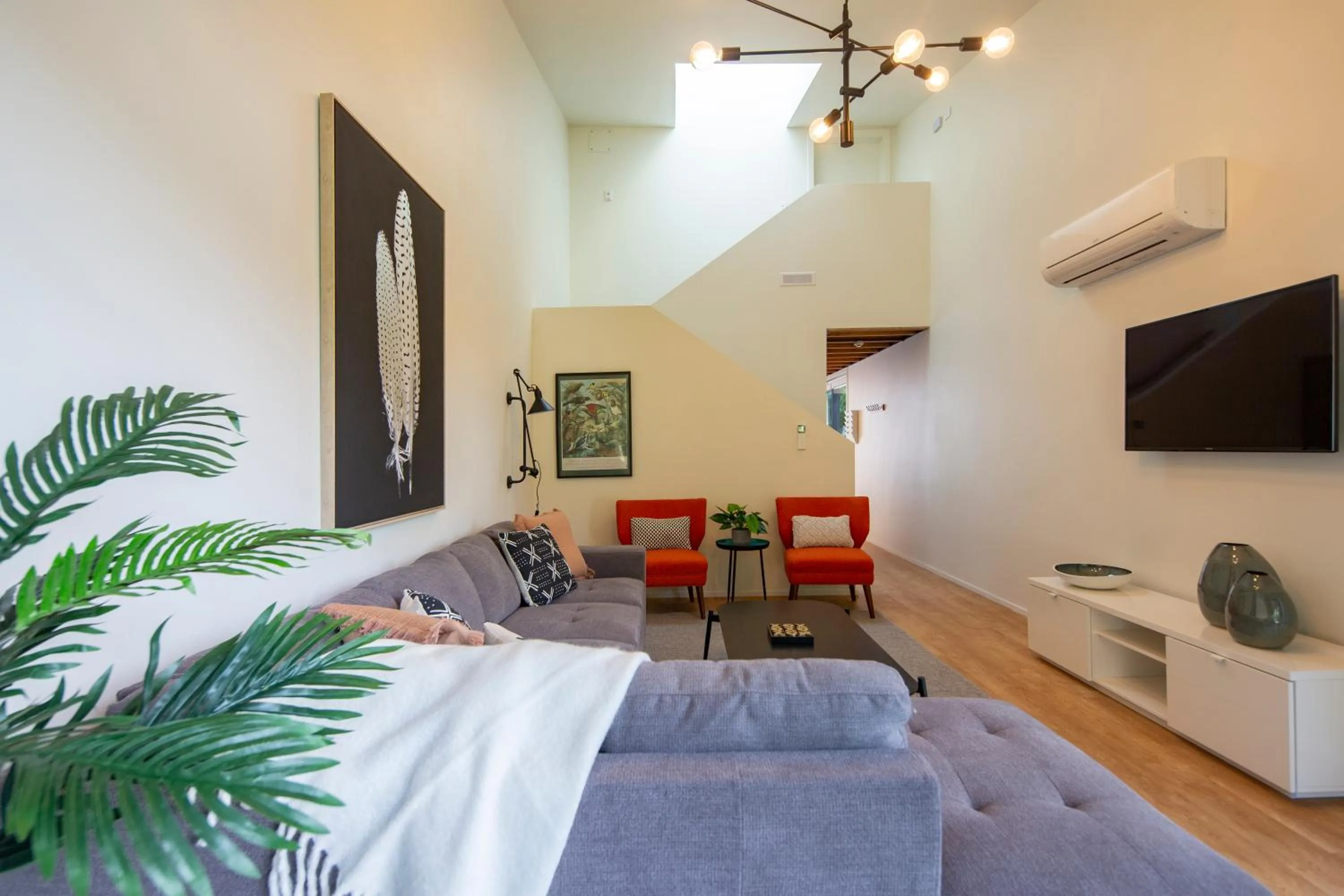 TV and multimedia in Koura Apartments Central Queenstown