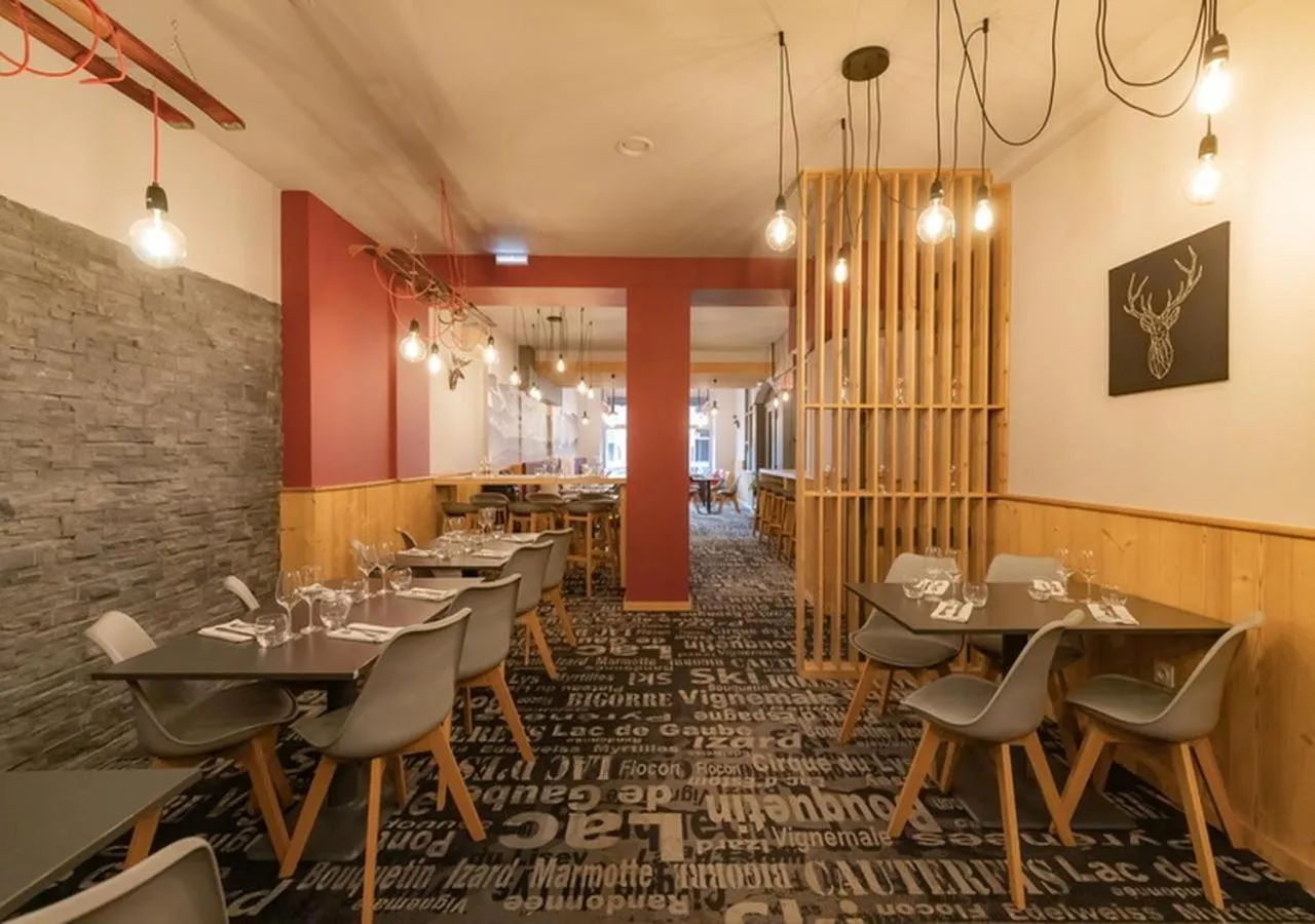 Restaurant/places to eat in Le Sacca Hôtel restaurant