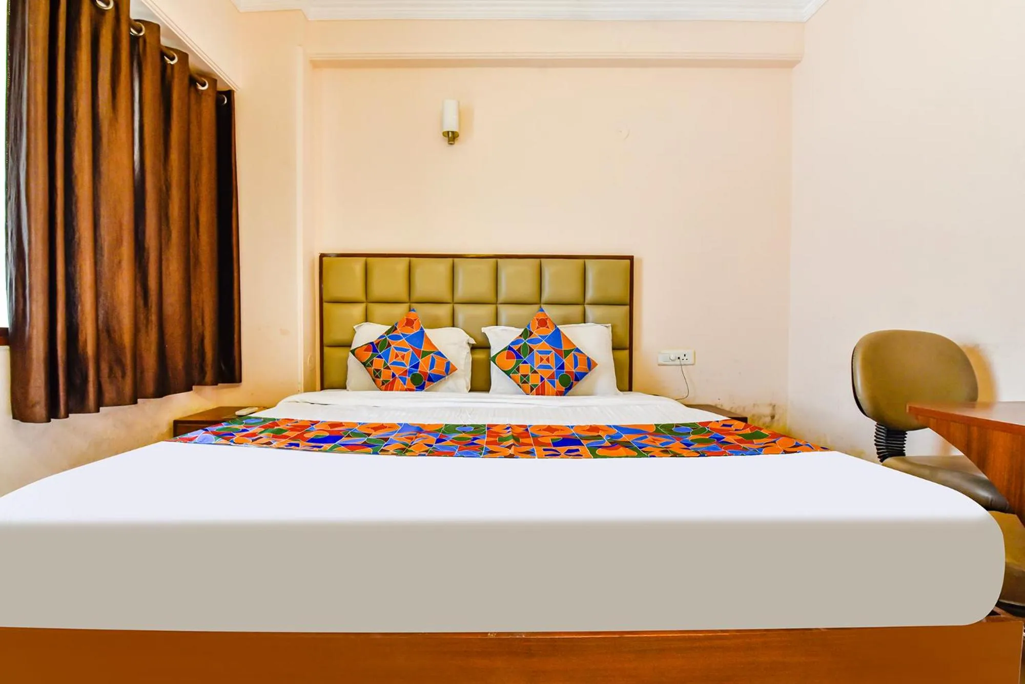 Bed in FabExpress Central Plaza