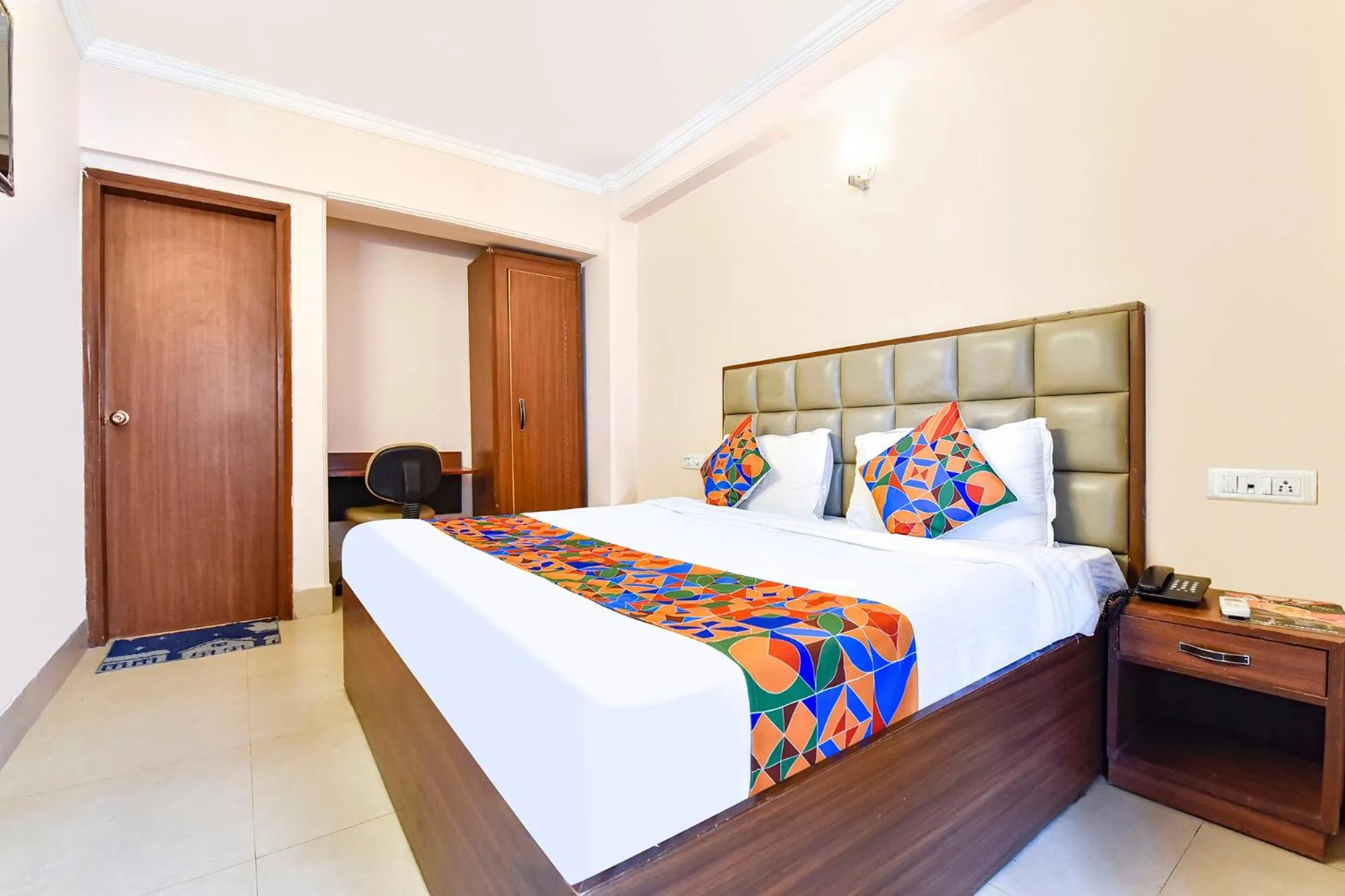 Bed in FabExpress Central Plaza