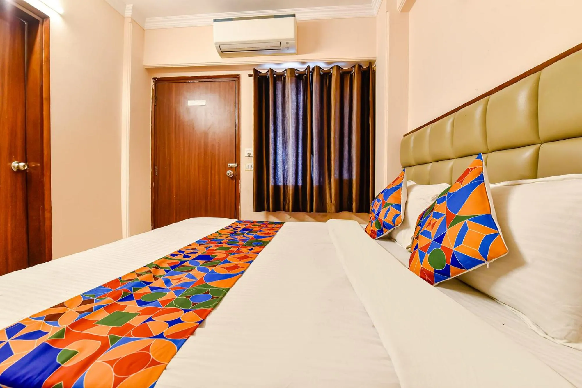 Bed in FabExpress Central Plaza