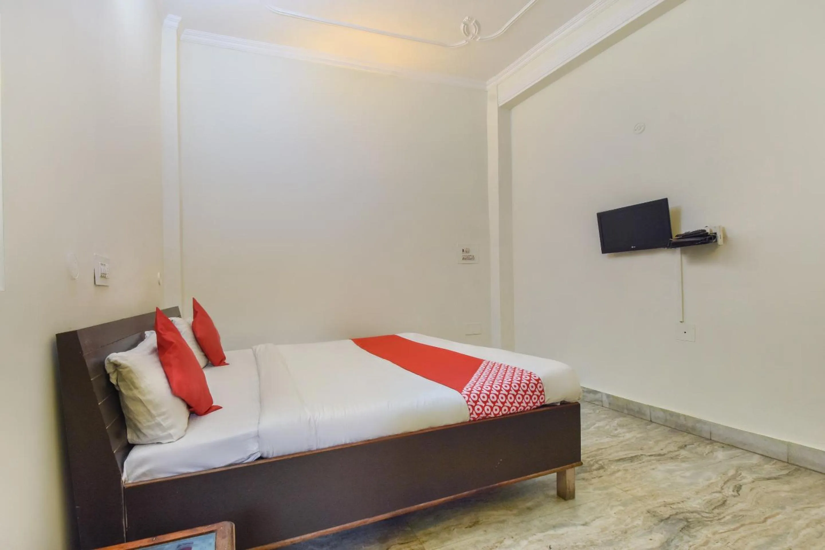 Bedroom, Bed in Hotel O Shree Laxmi Palace