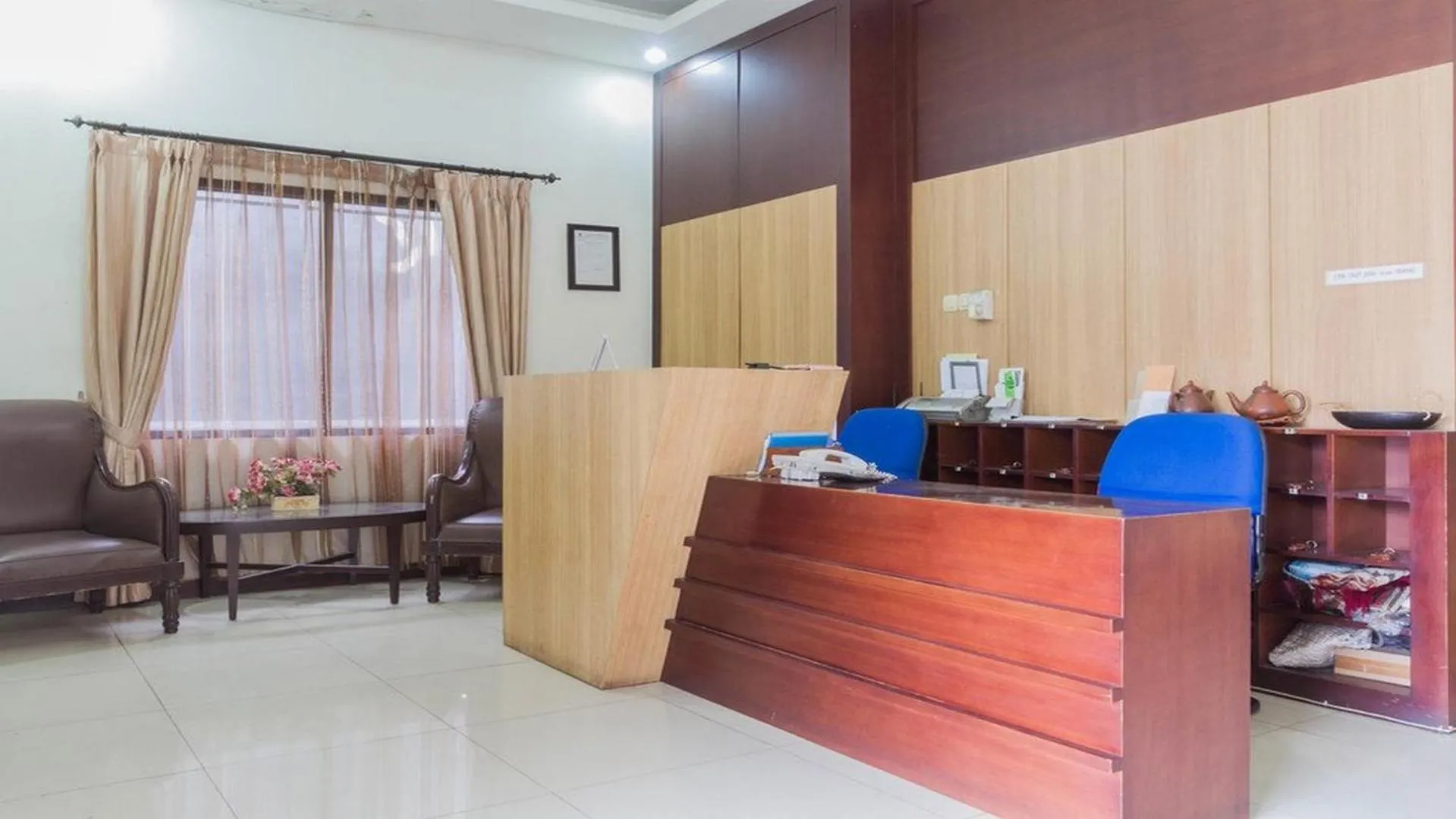 Lobby or reception in RedDoorz @ Cikutra 3