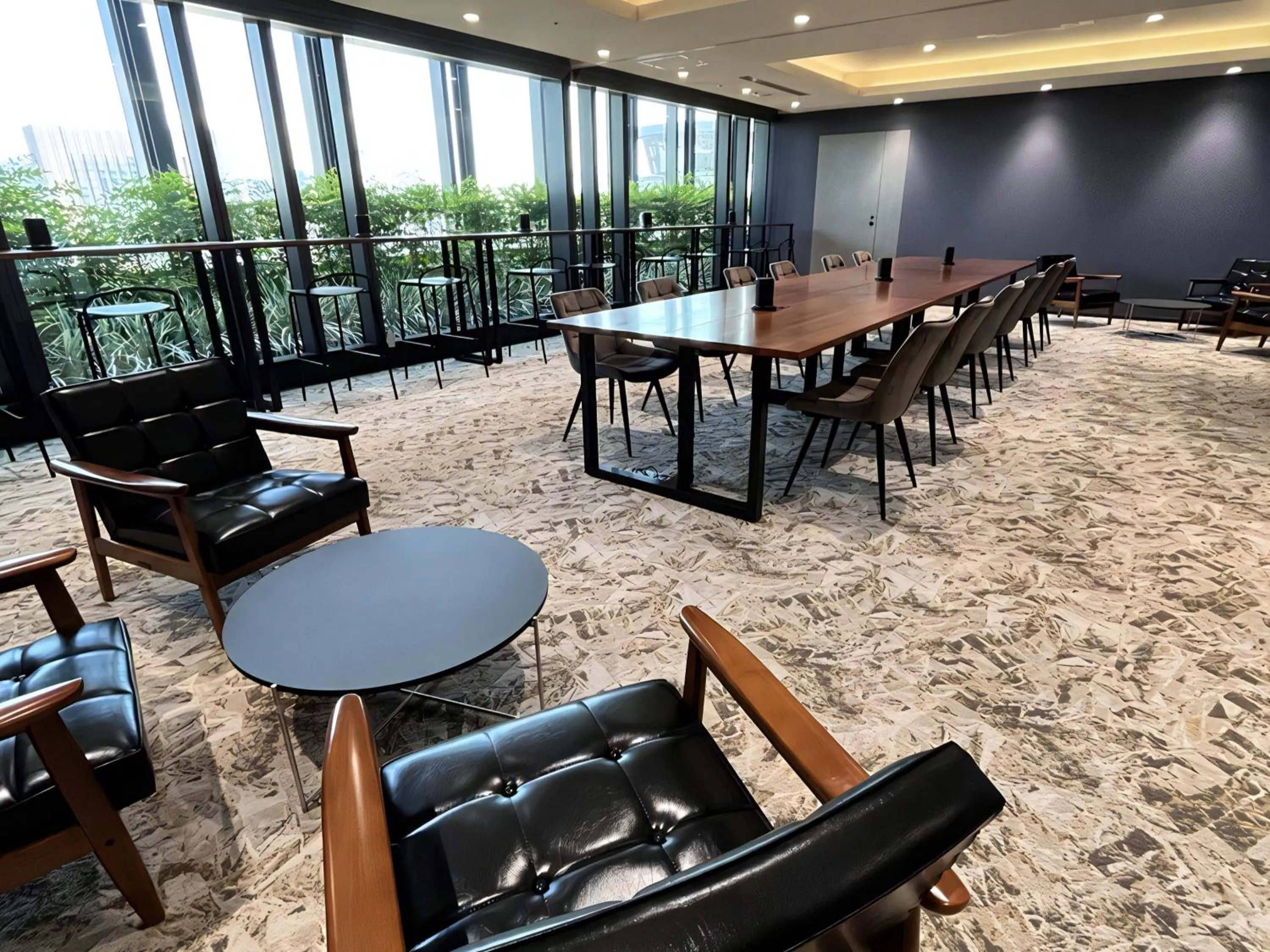 Communal lounge/ TV room in THE BLOSSOM HIBIYA