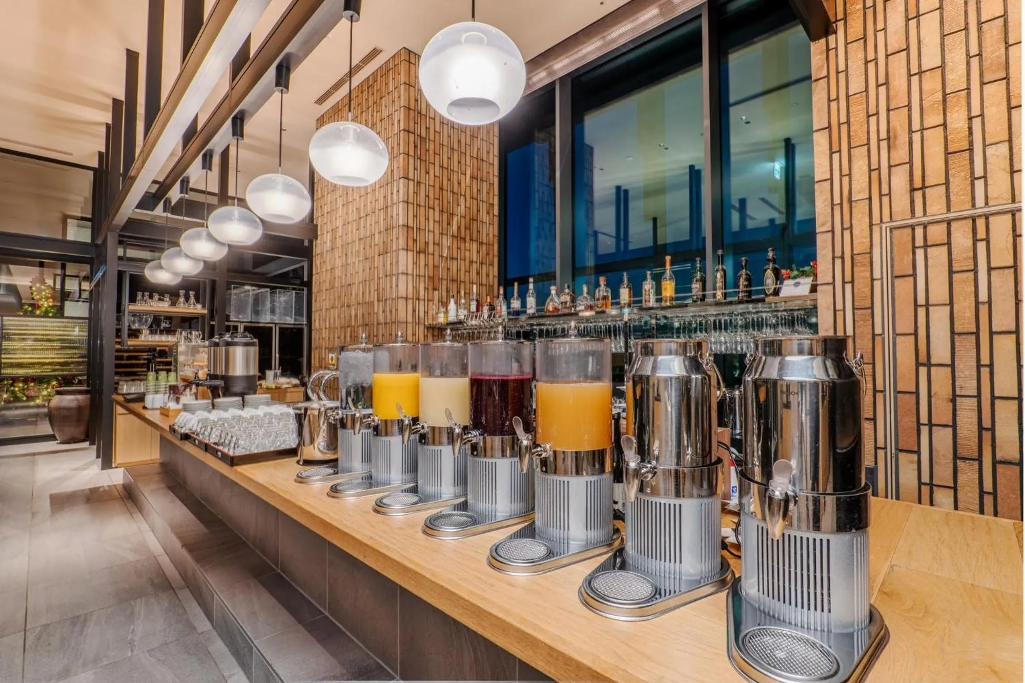 Restaurant/places to eat in THE BLOSSOM HIBIYA