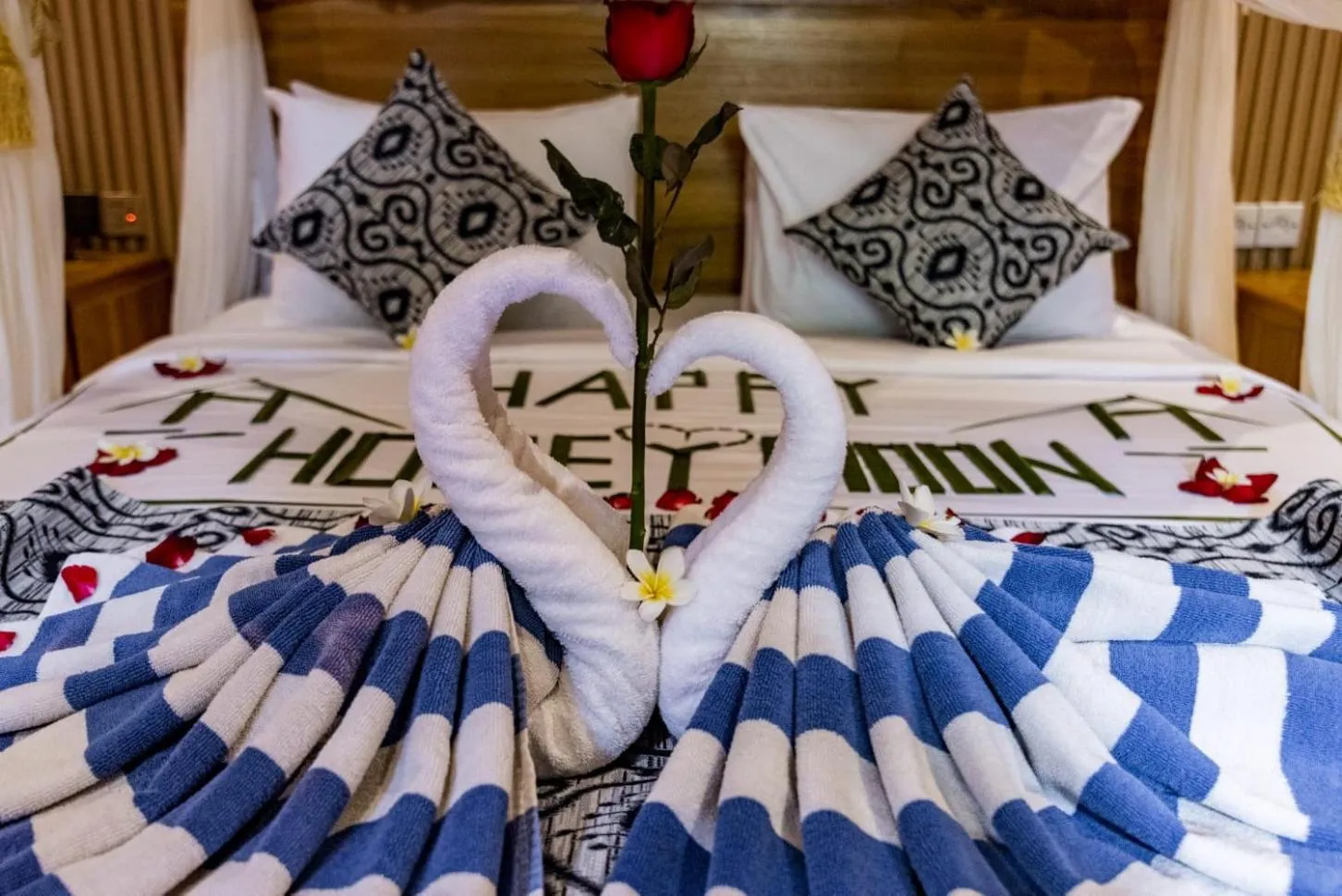 Bedroom, Bed in The Alus Cottage and Villa