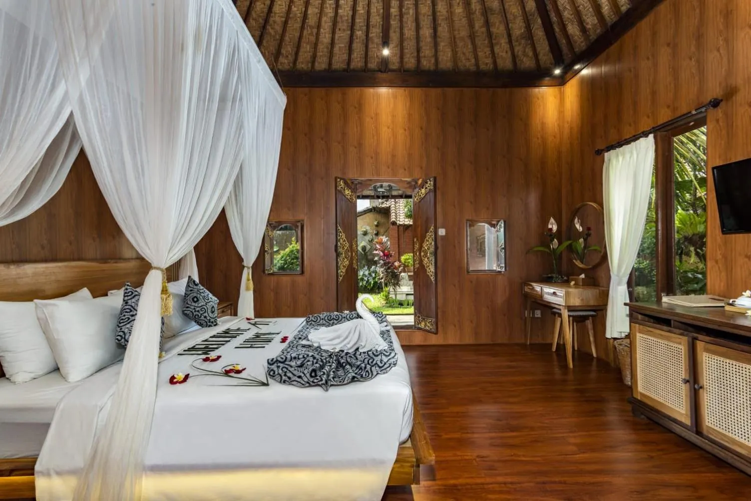 Bed in The Alus Cottage and Villa