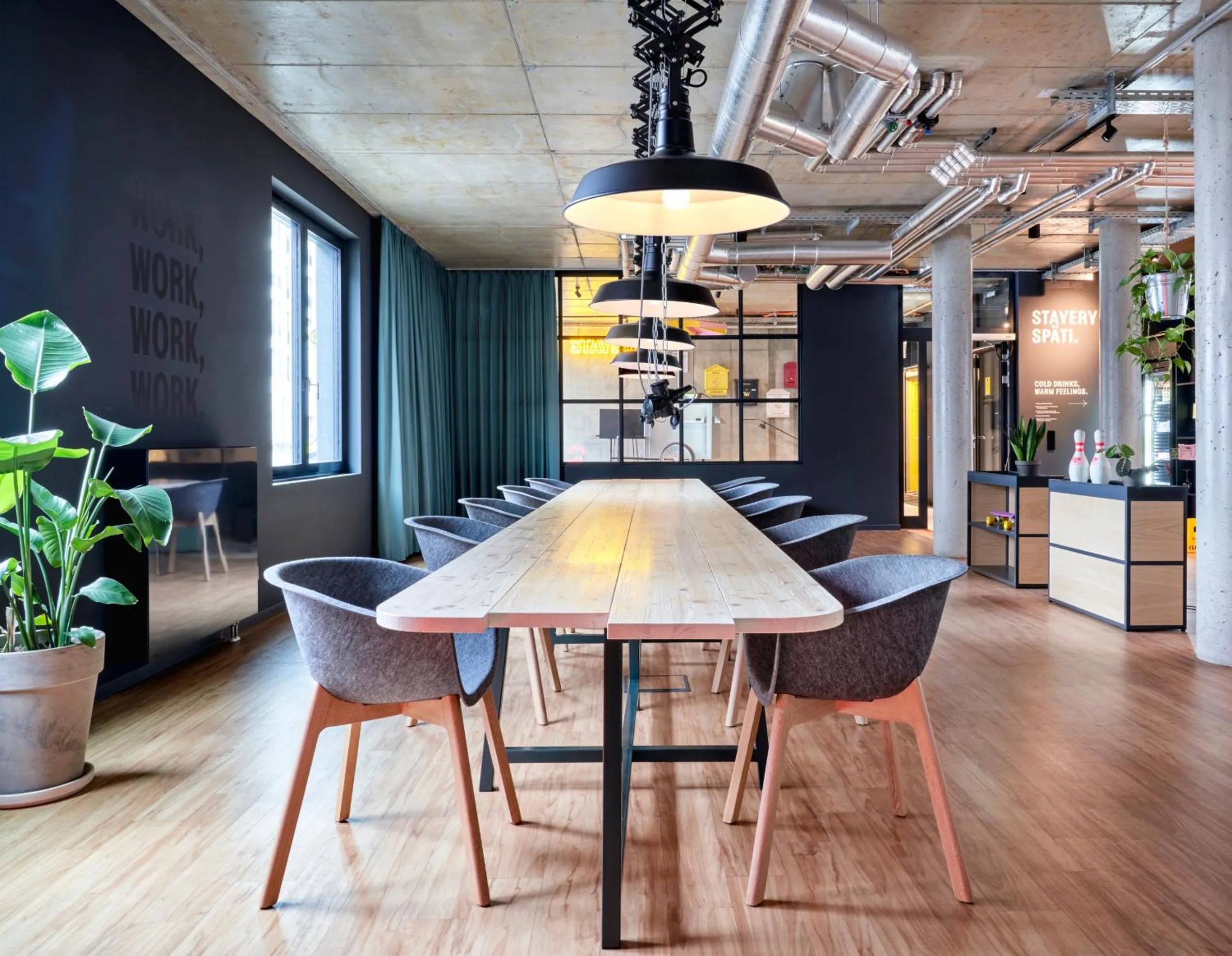 Lounge or bar in STAYERY Berlin Friedrichshain