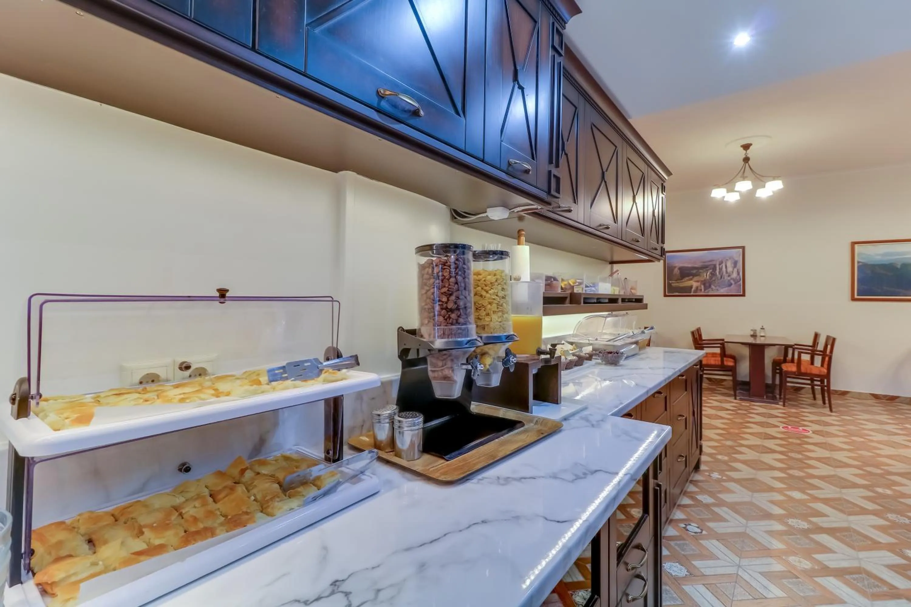 Buffet breakfast in Alsos House