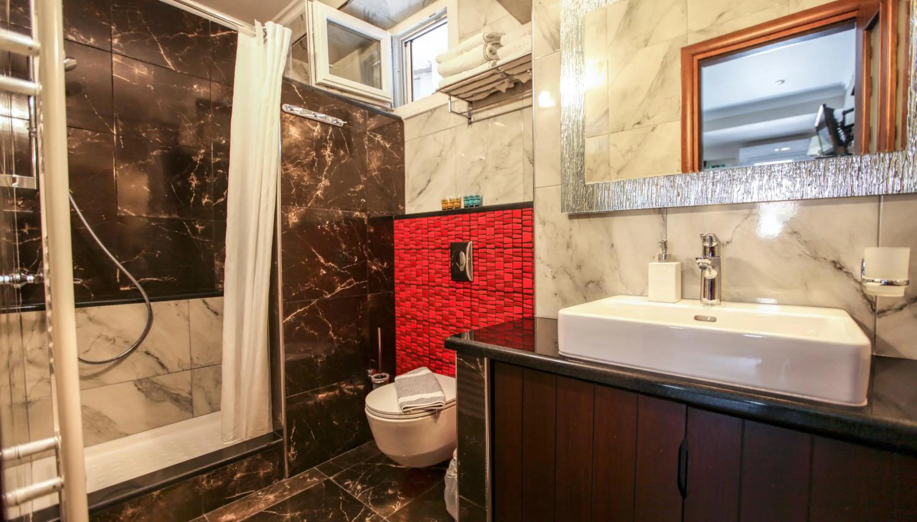 Bathroom in Alsos House