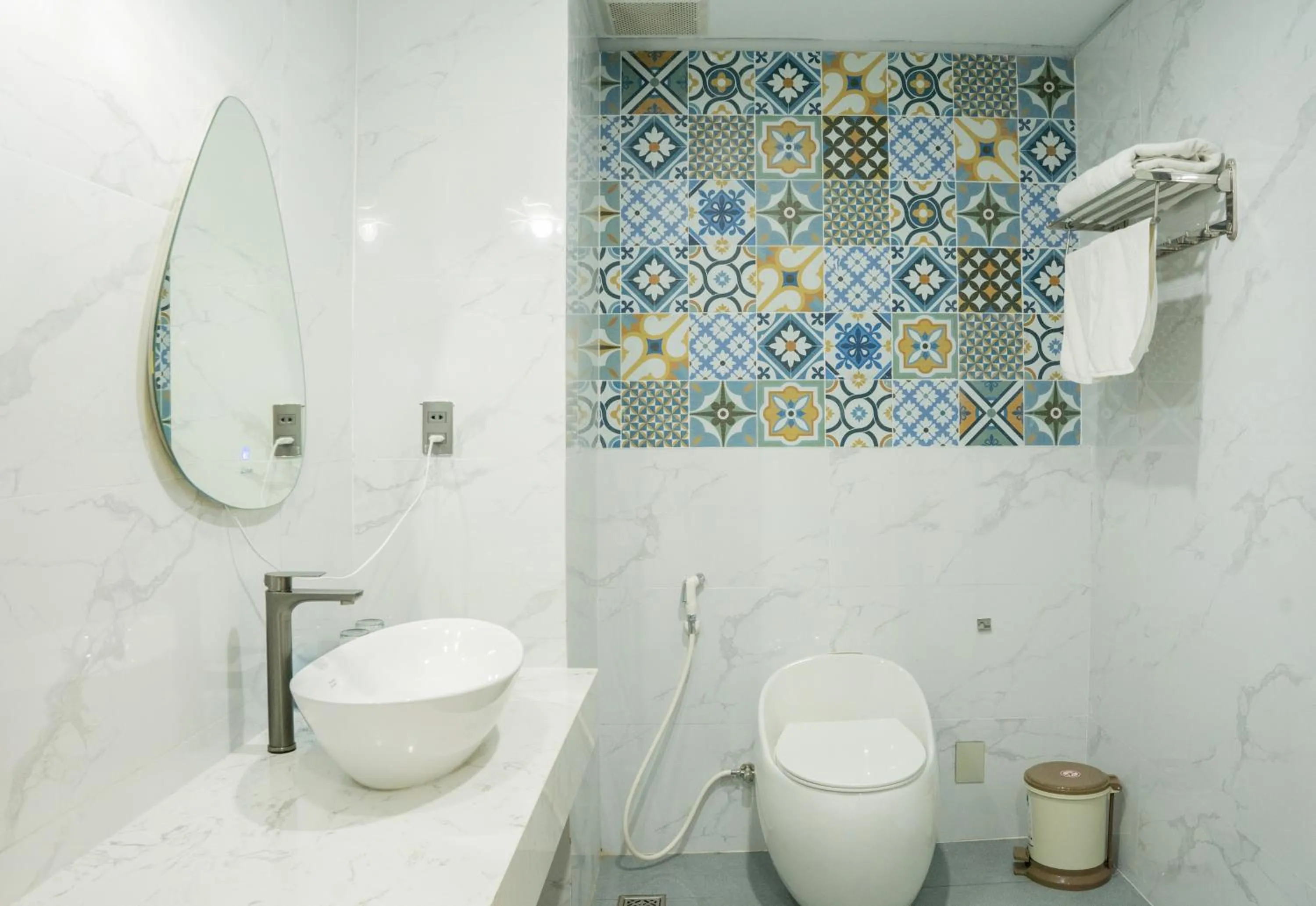 Shower in Dat Anh Hotel