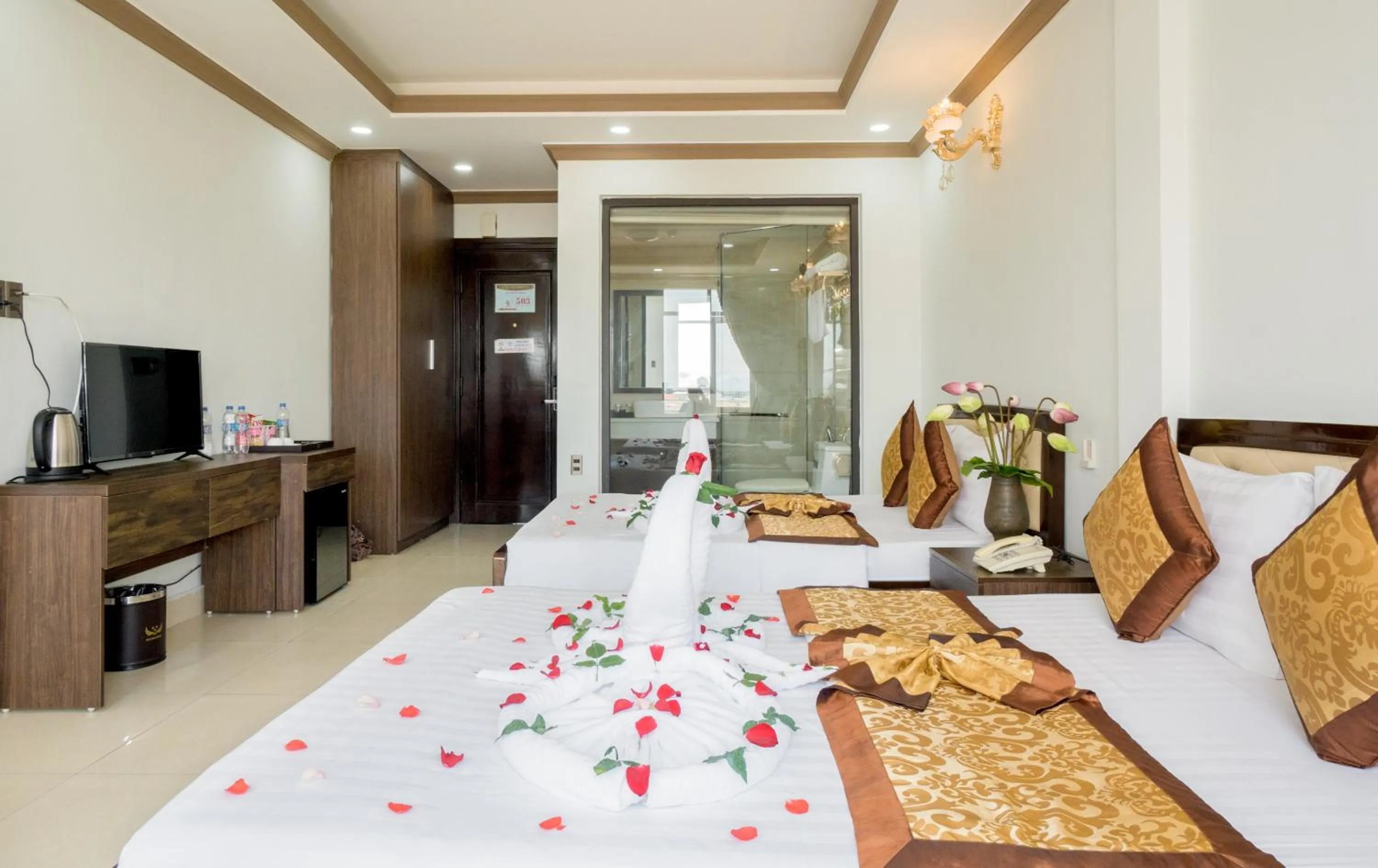 Bedroom, Bed in Dat Anh Hotel