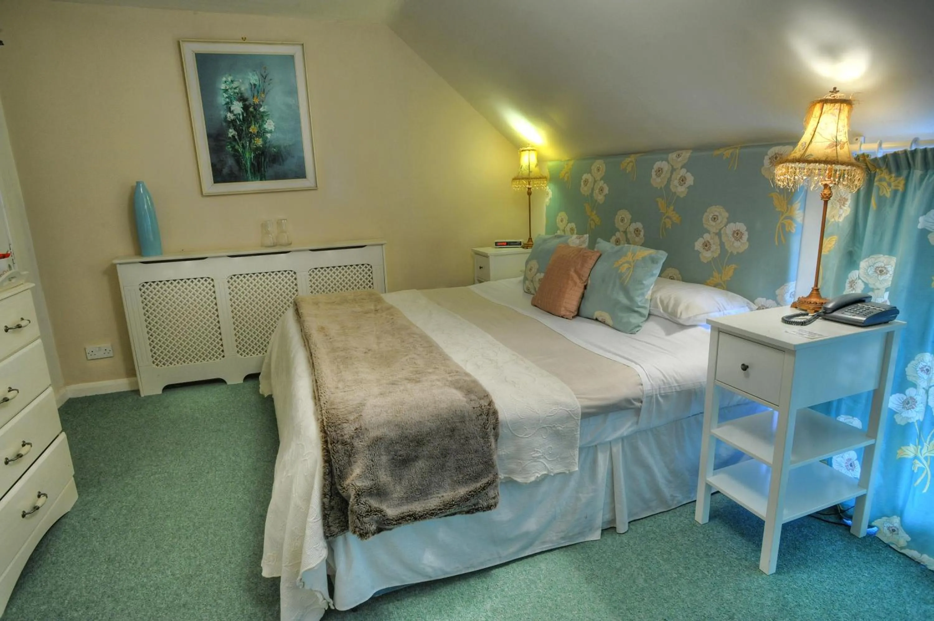 Bathroom, Bed in Buccleuch Arms