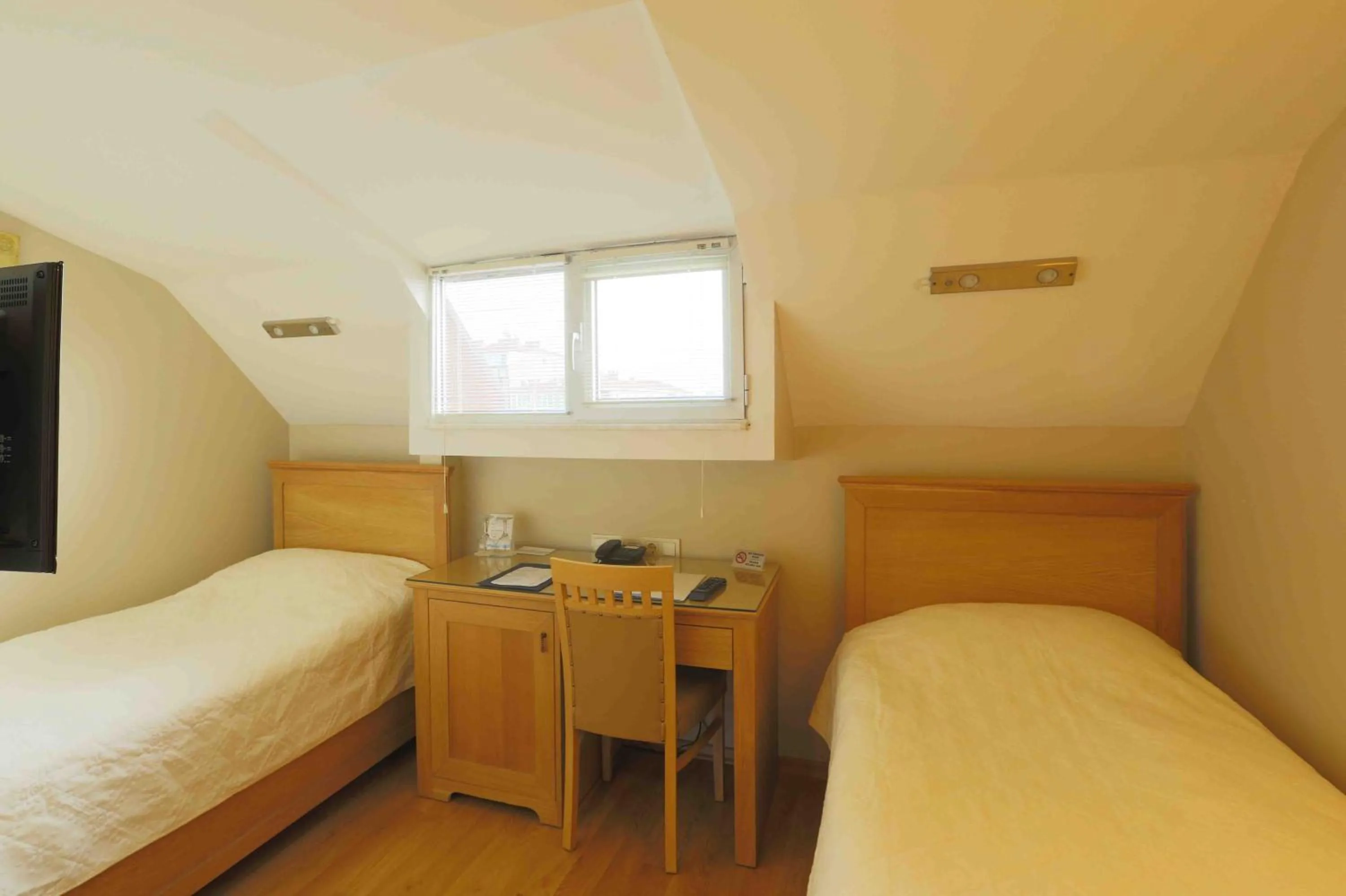 Bed in Hotel Expocity Istanbul