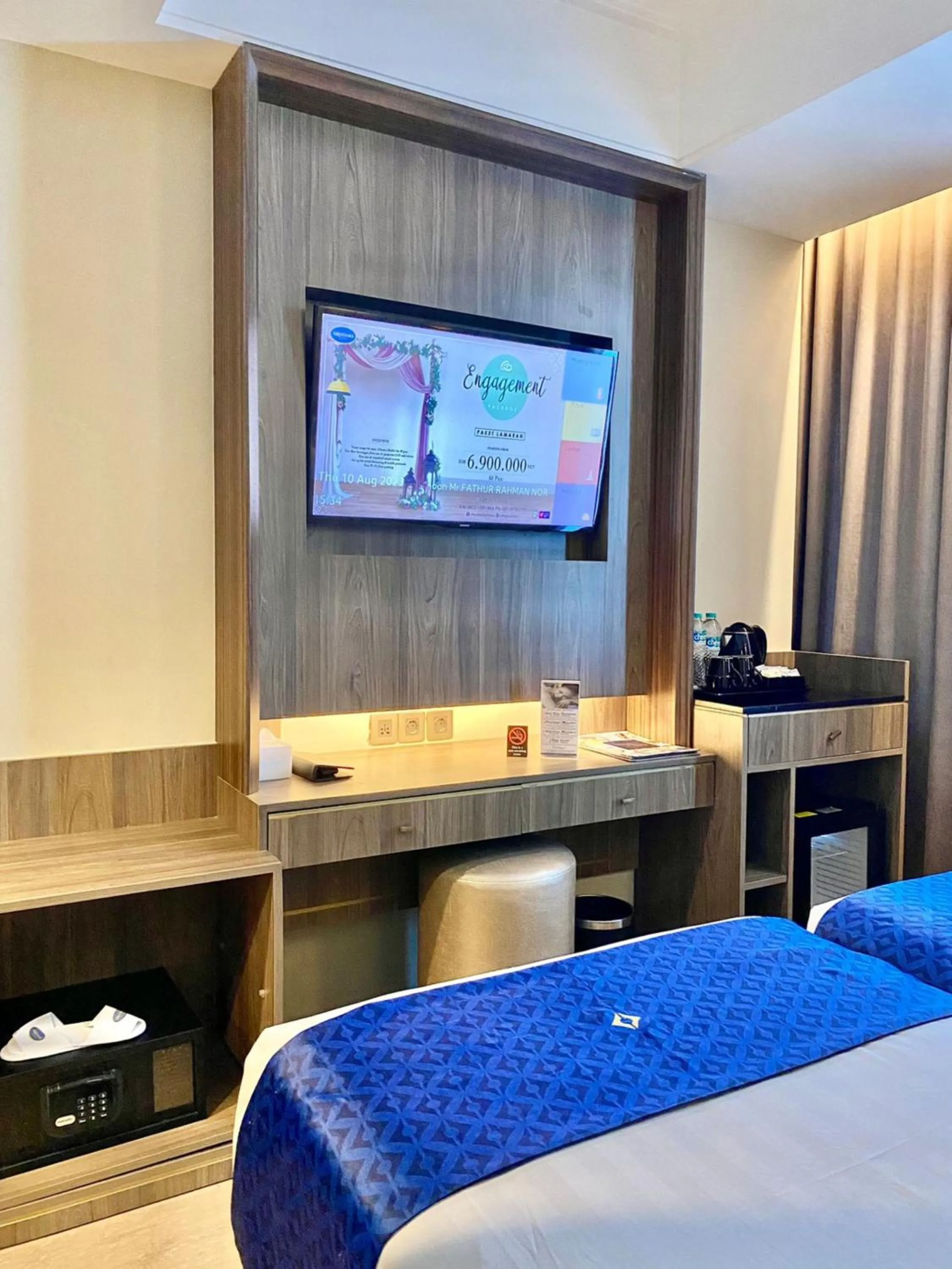 TV and multimedia, Bed in Arthama Hotel Wahid Hasyim Jakarta