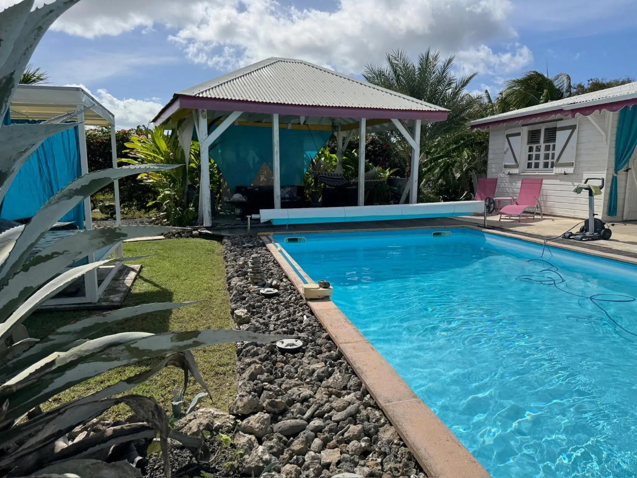 Pool view in Au Bel'vue chez Sandrine "Gite & Chambre d'hôtes"