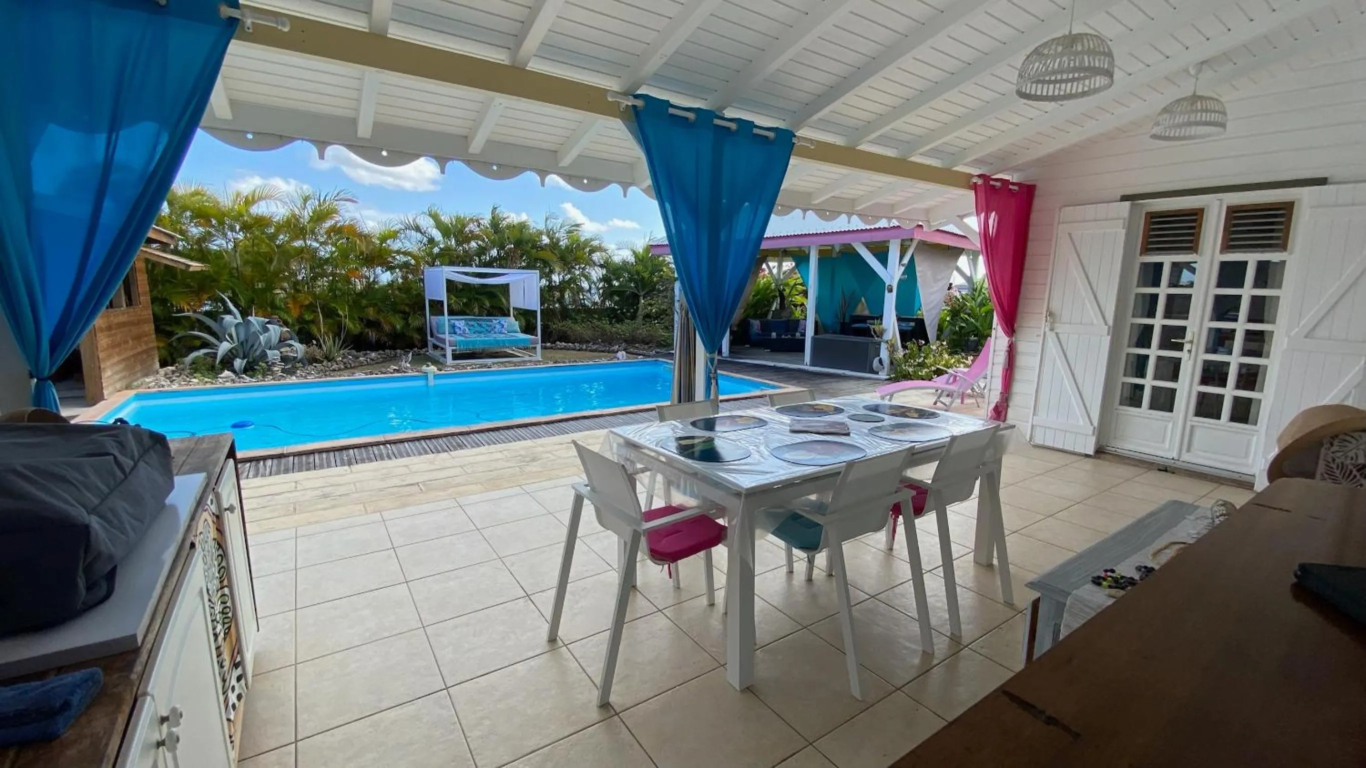Patio in Au Bel'vue chez Sandrine "Gite & Chambre d'hôtes"