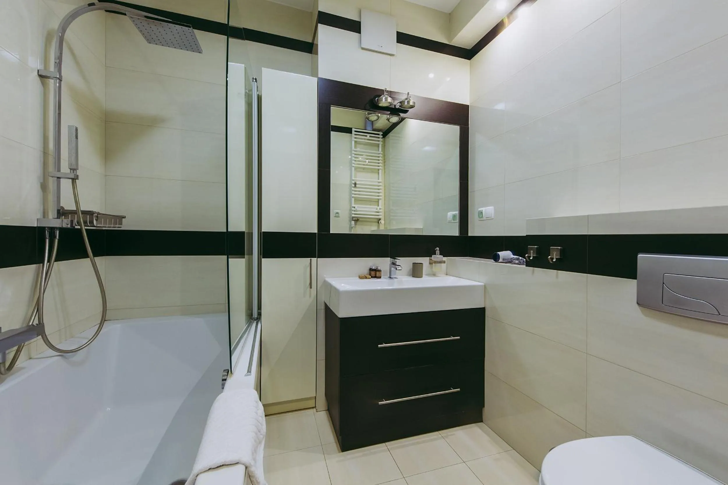 Shower in ShortStayPoland Leszczyńska (B14)