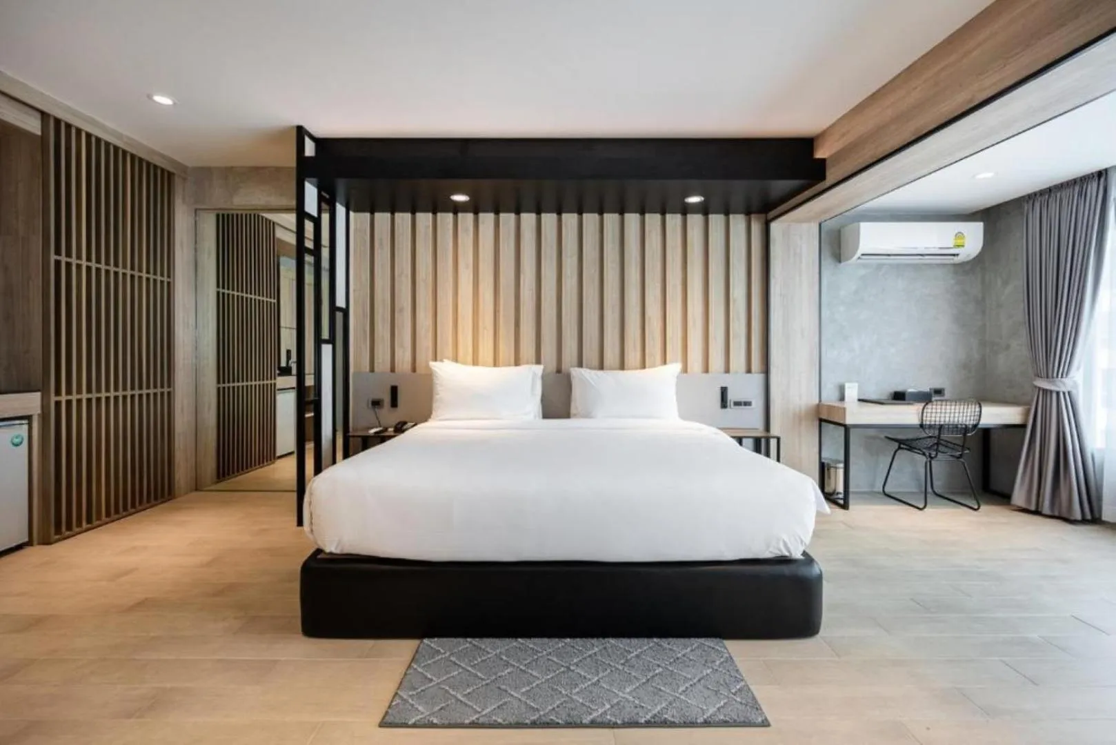 Bedroom, Bed in Loft Bangkok Hotel