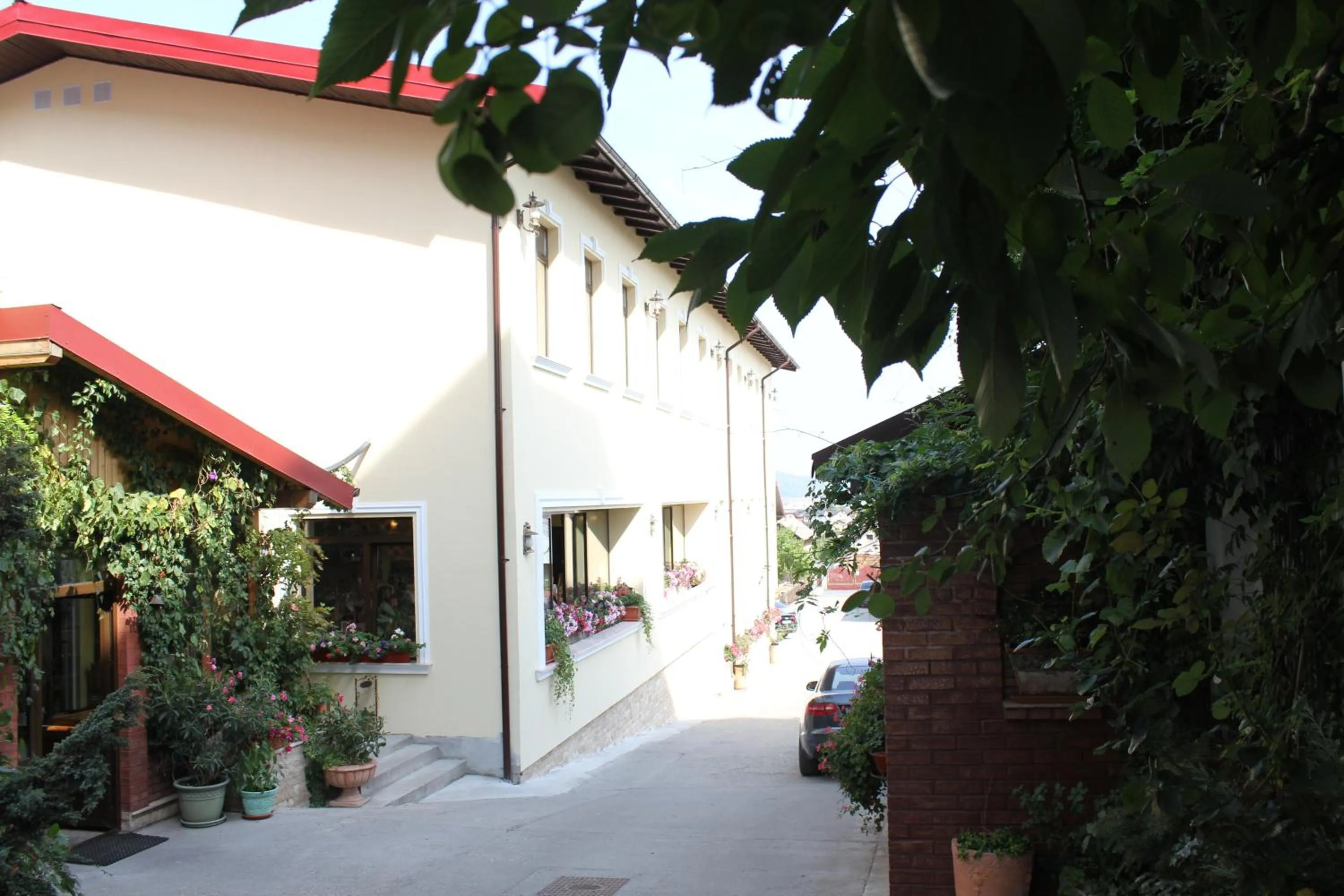 Facade/entrance in Casa Maria Arges