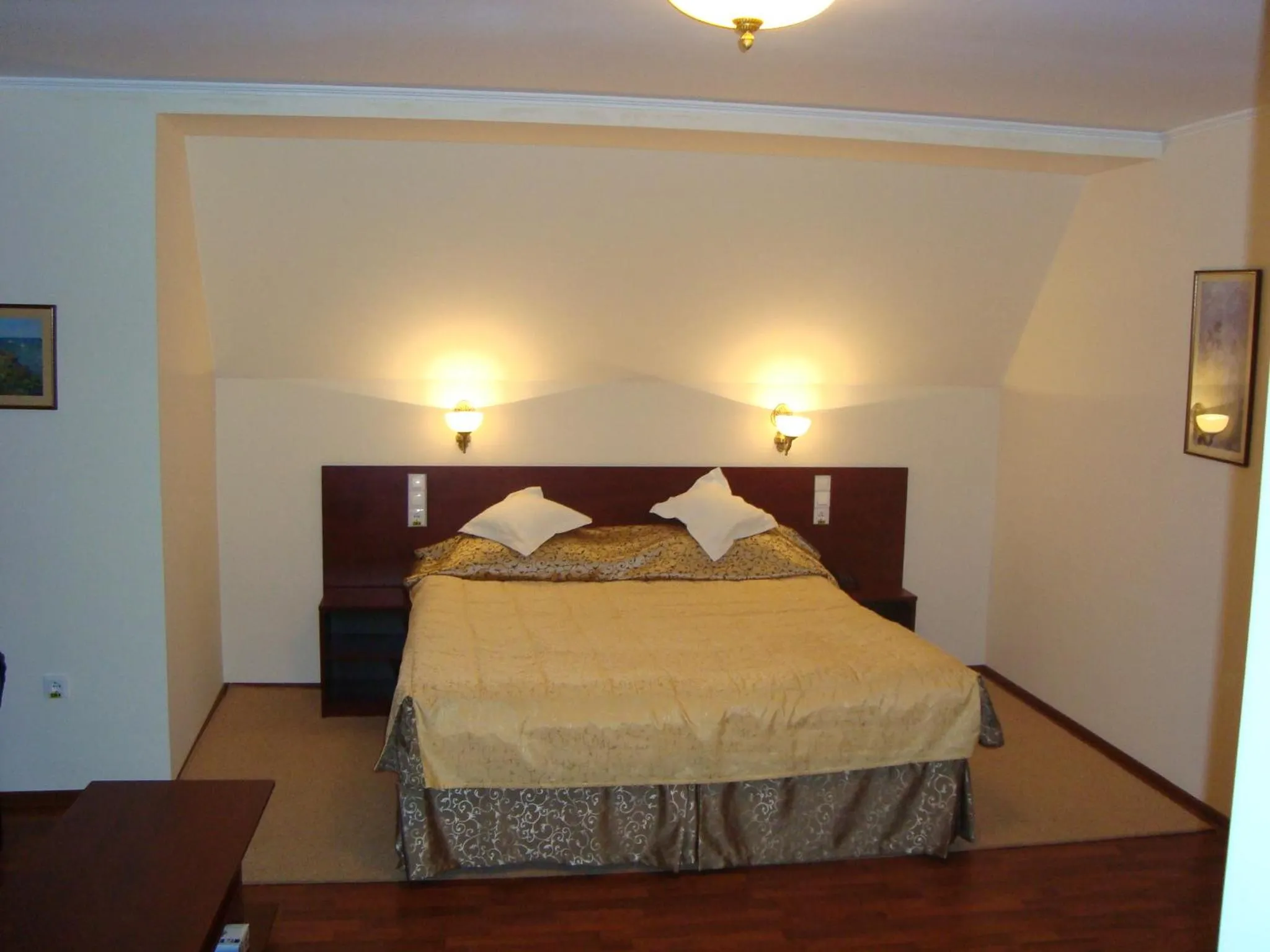 Decorative detail, Bed in Casa Maria Arges