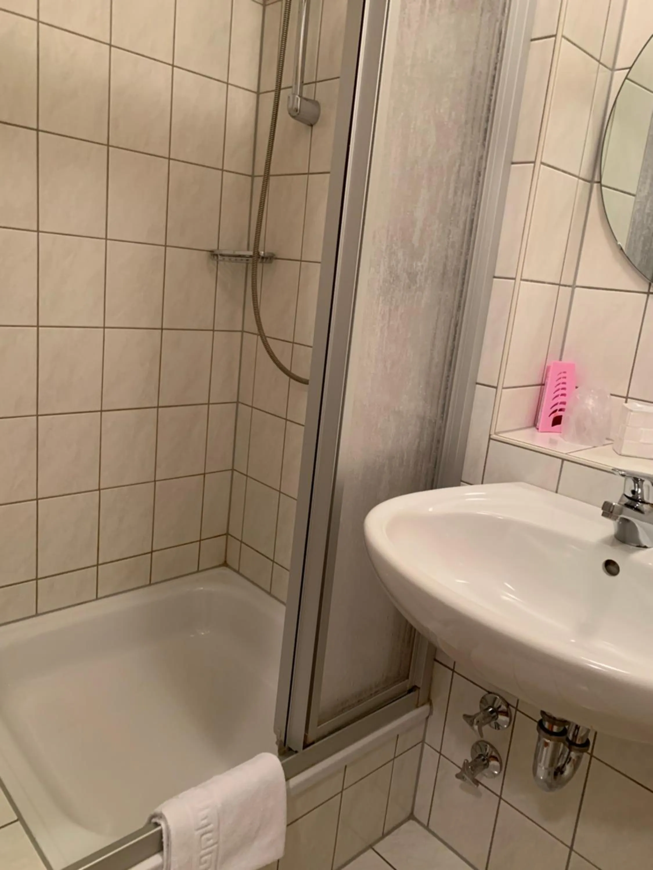 Linde Restaurant & Hotel