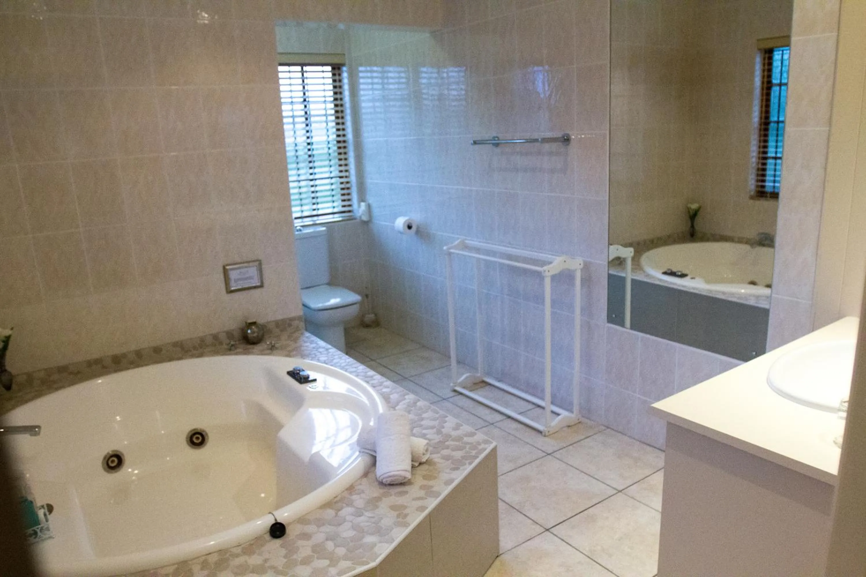 Shower in Bayside Lodge Garden Route B&B