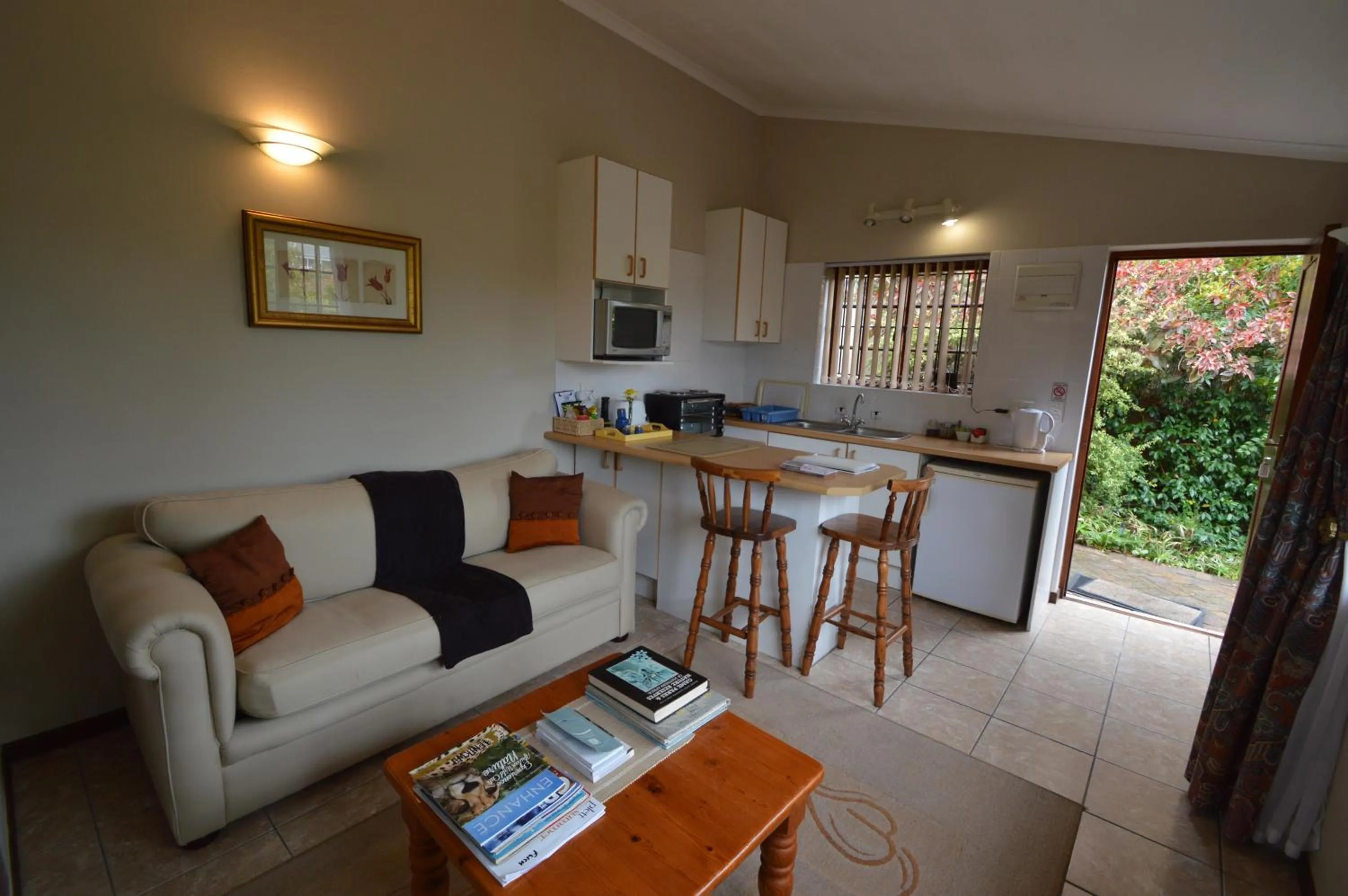 Photo of the whole room in Bayside Lodge Garden Route B&B