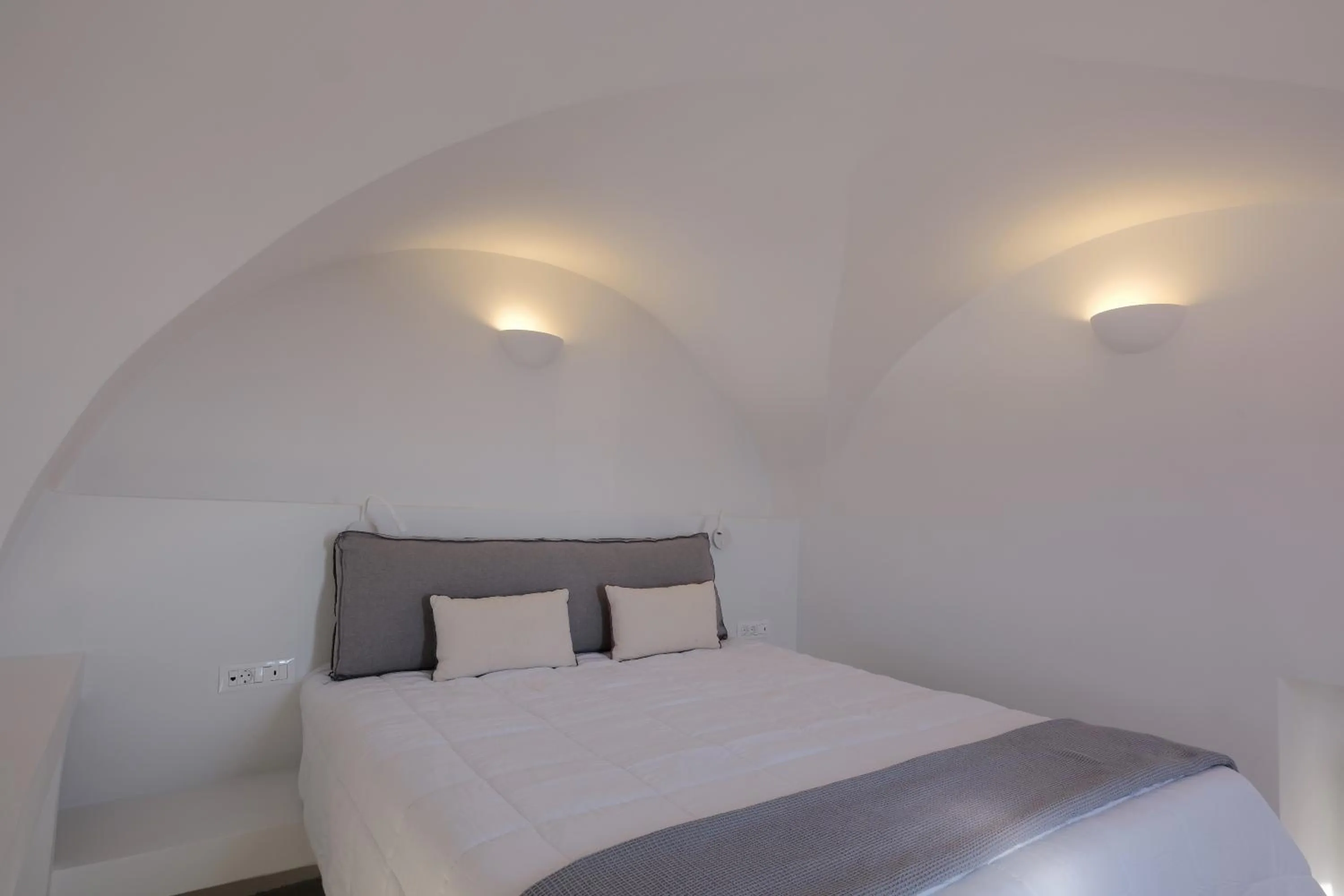 Bed in Aplada Suites