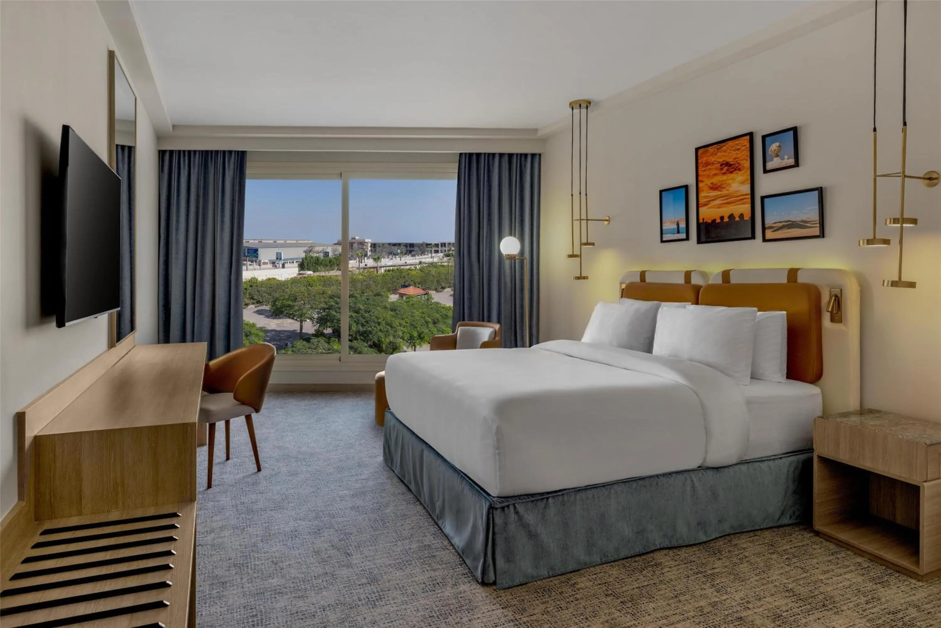 Bedroom, Bed in Hilton Alexandria Green Plaza