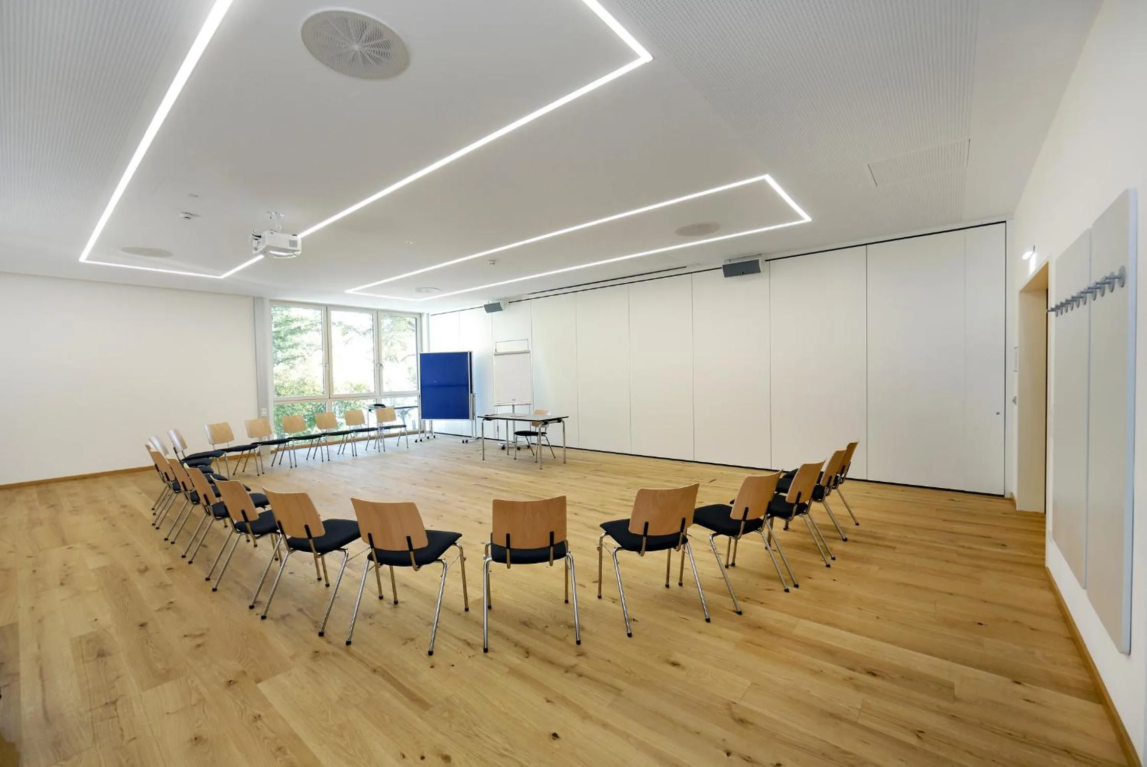 Property building in Hotel Steiermarkhof Graz - Aus Holz gebaut, von Hügeln geküsst