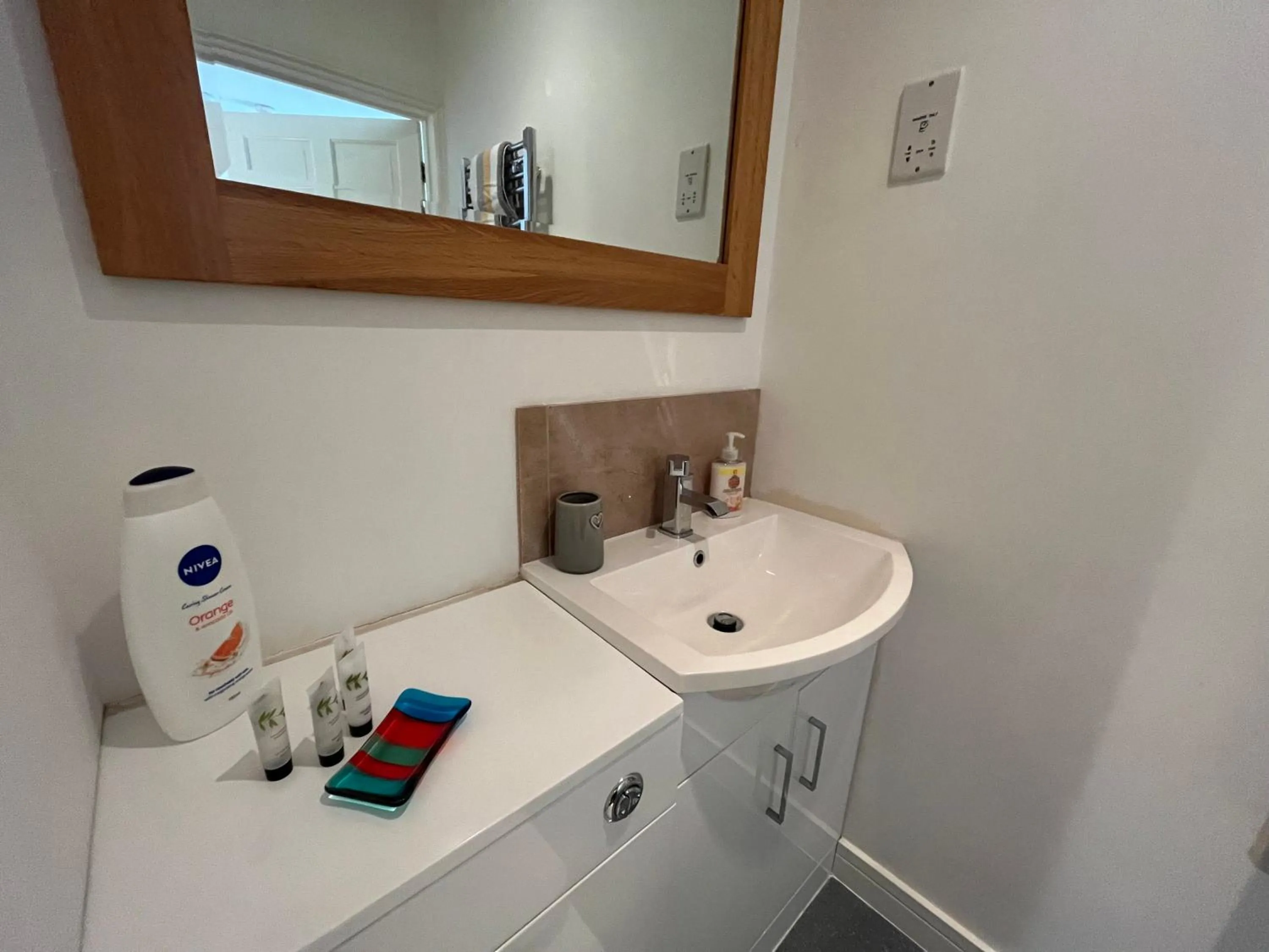 Bathroom in The Ship Inn - Self Catering Accommodation