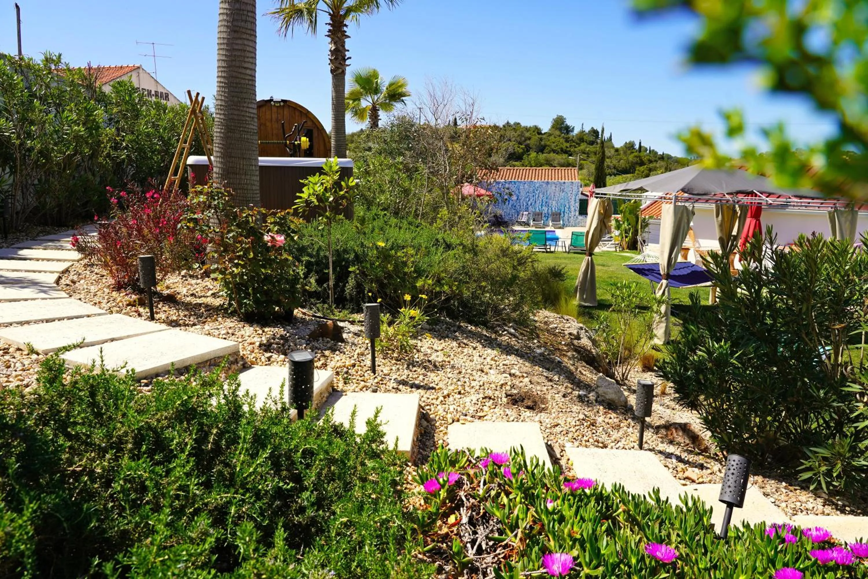 Inner courtyard view in Carvoeiro B&B and SPA