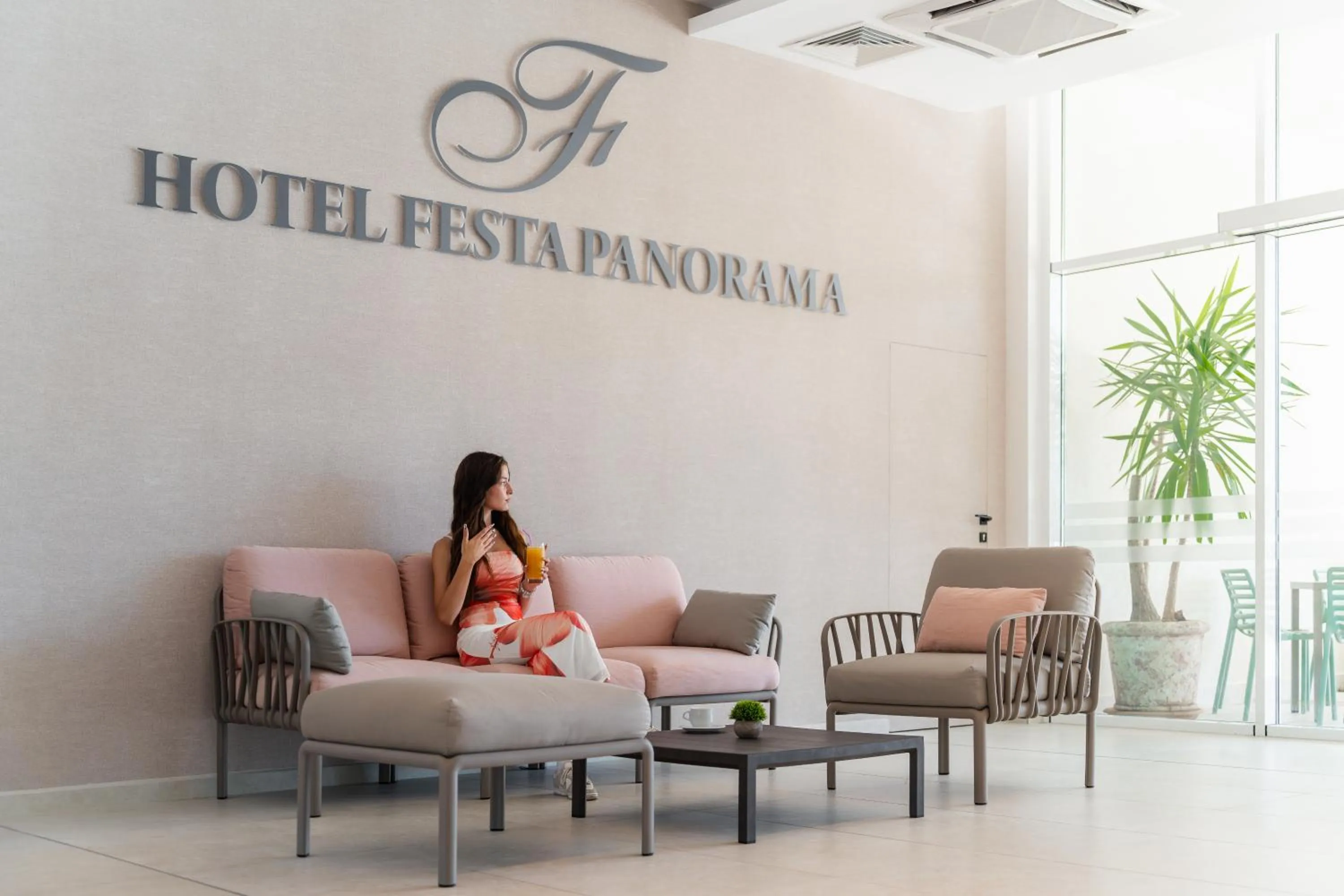 Seating area in Festa Panorama Hotel