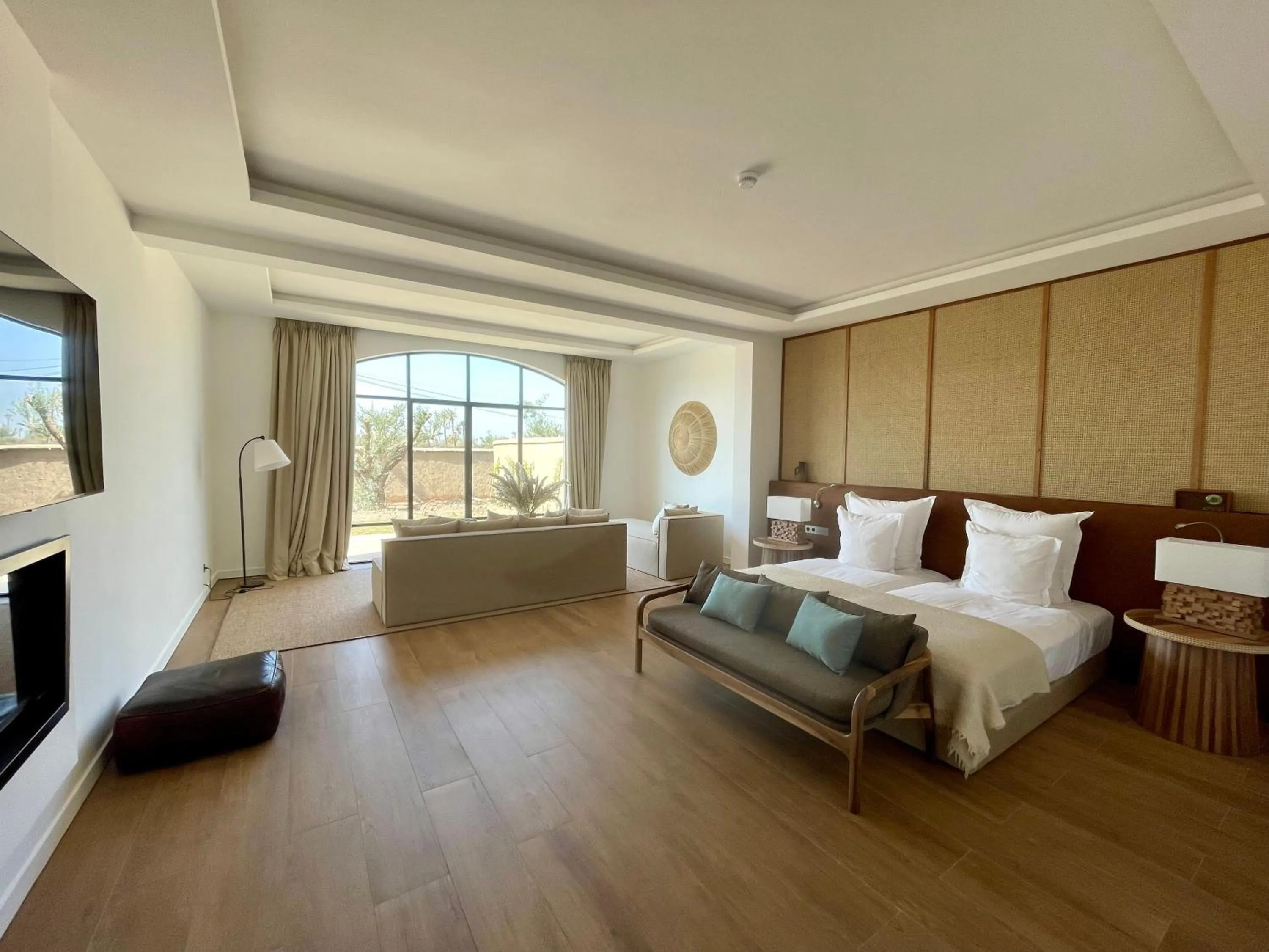 Communal lounge/ TV room, Bed in Ksar Char-Bagh Small Luxury Hotels