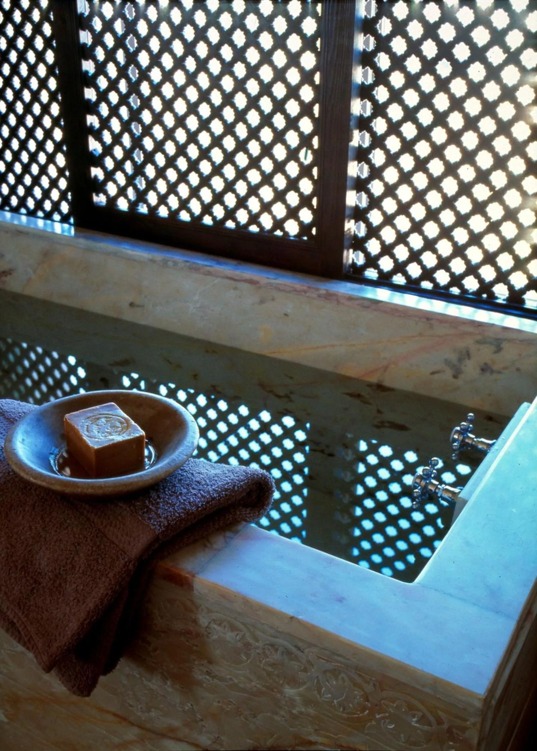 Shower in Ksar Char-Bagh Small Luxury Hotels