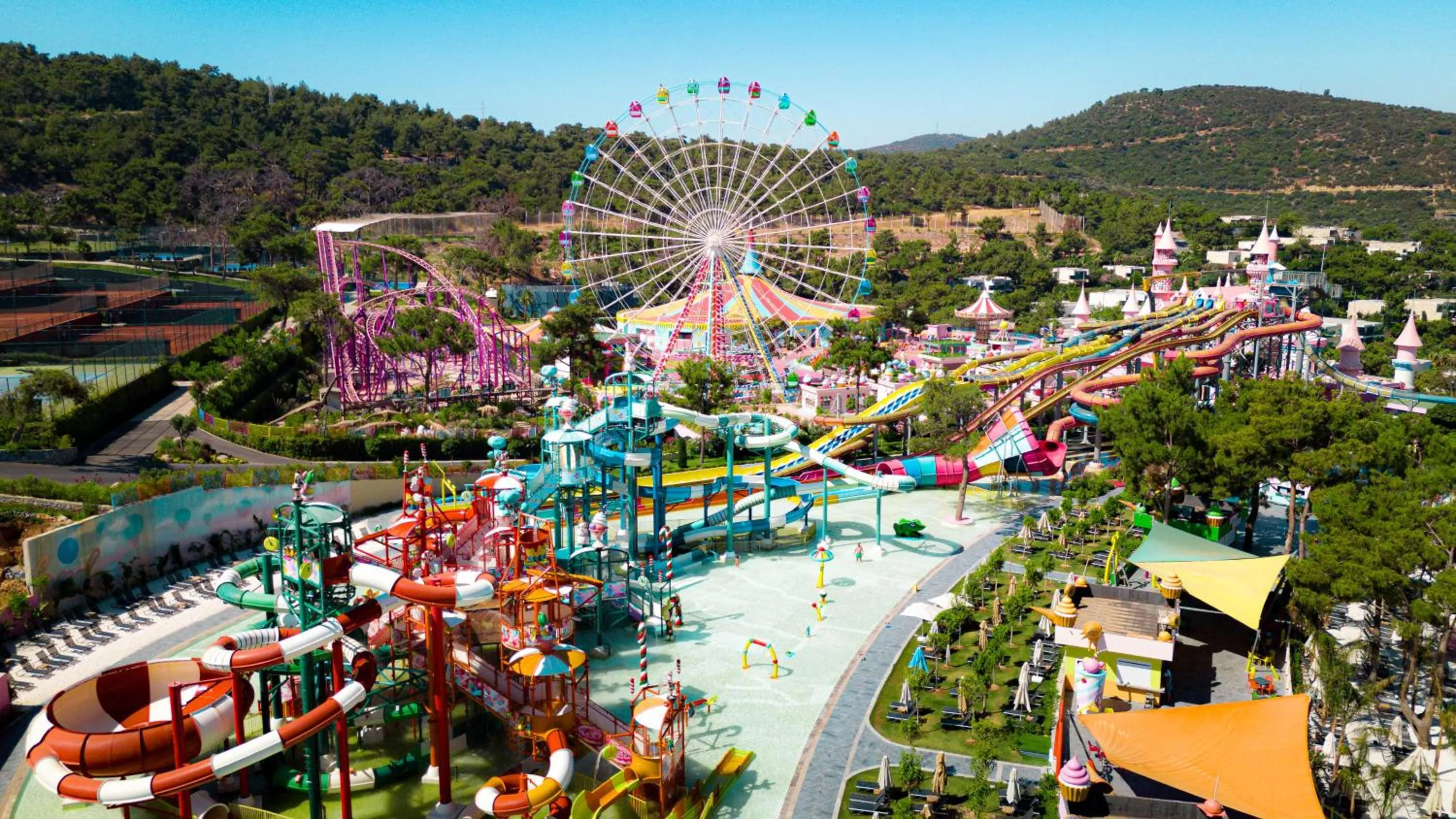 Swimming pool in Vogue Hotel Supreme Bodrum