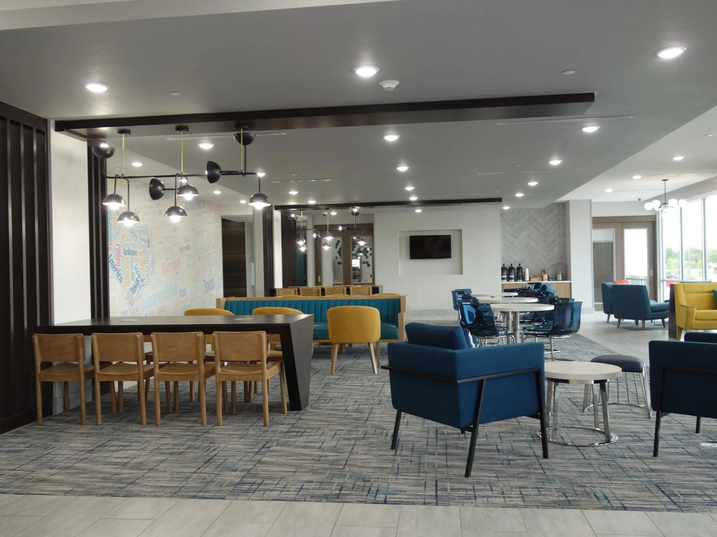 Property building in La Quinta by Wyndham San Antonio Alamo City