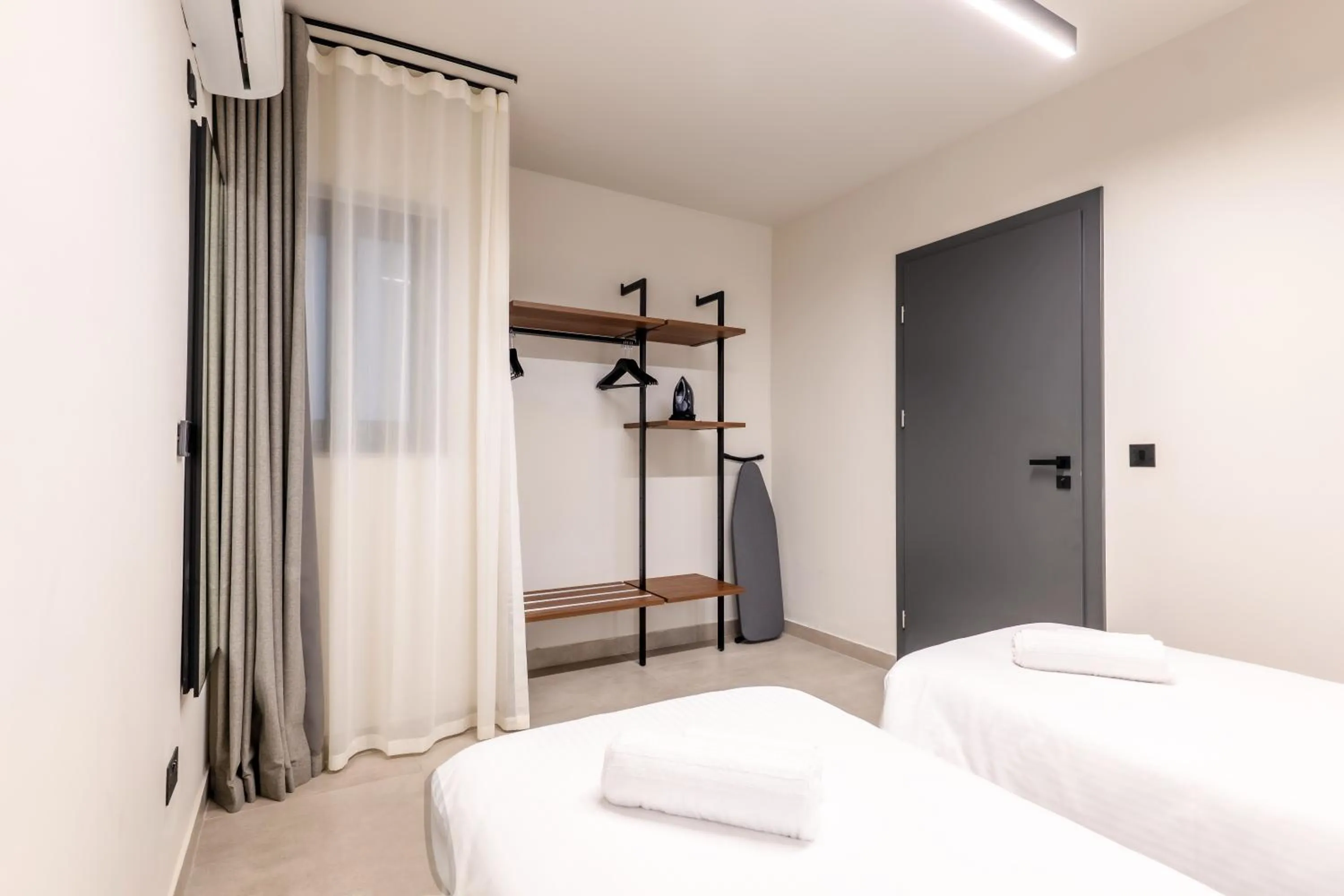 Photo of the whole room, Bed in Onyx Hotel