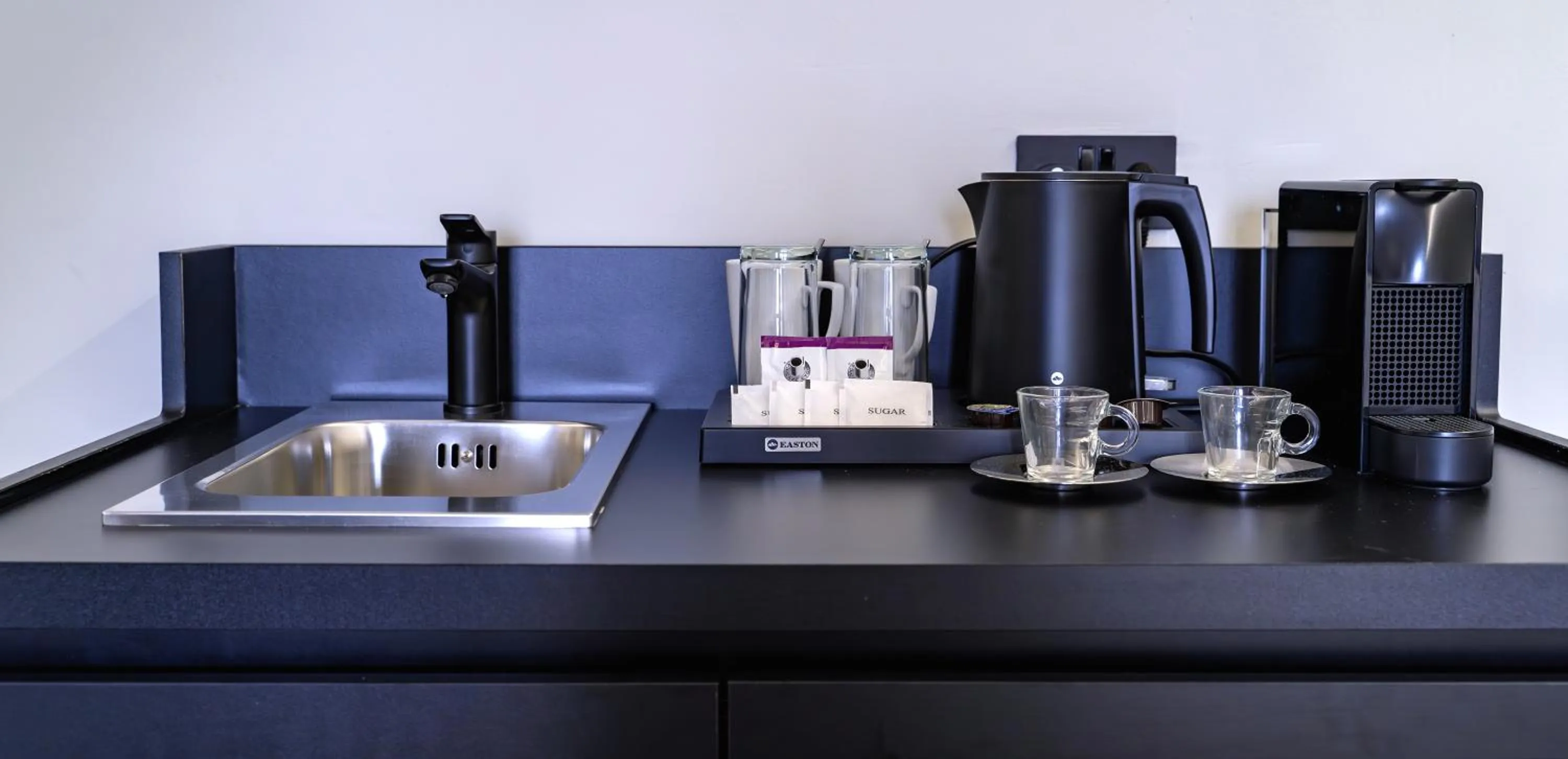 Coffee/tea facilities in Onyx Hotel