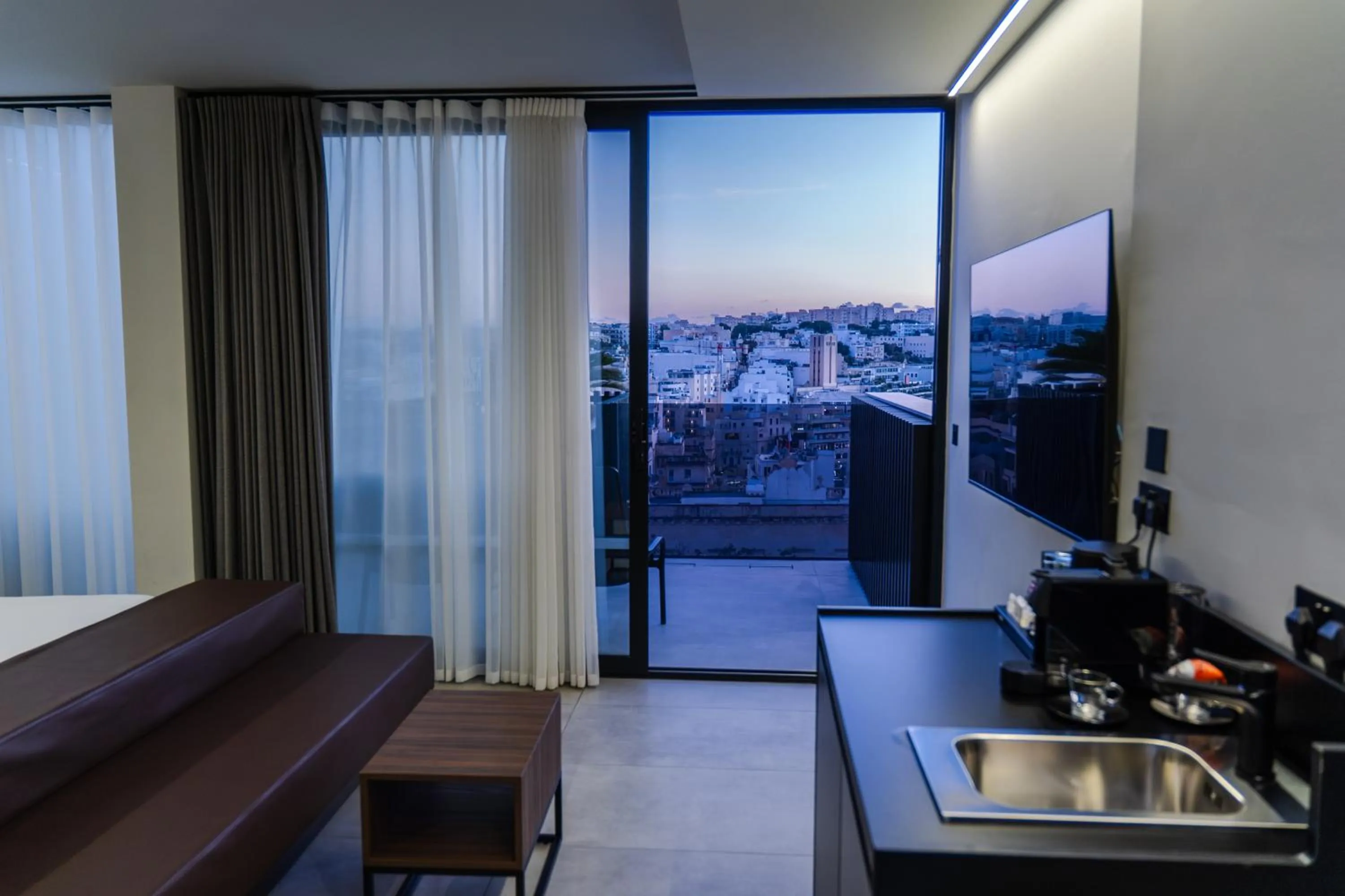 TV and multimedia in Onyx Hotel