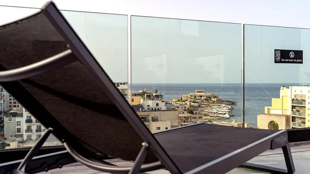 Onyx Suites & Apartments