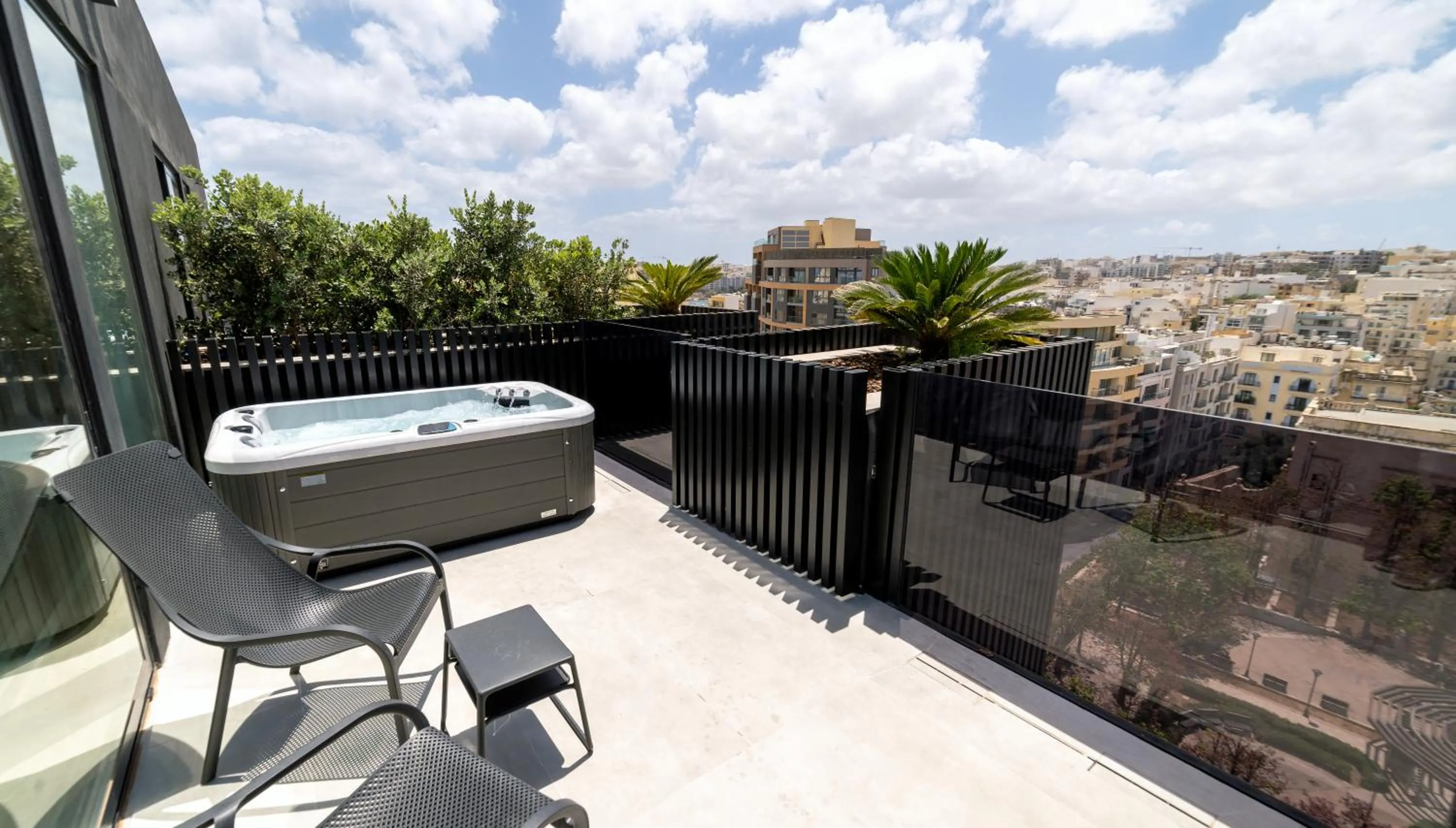 Hot Tub in Onyx Hotel